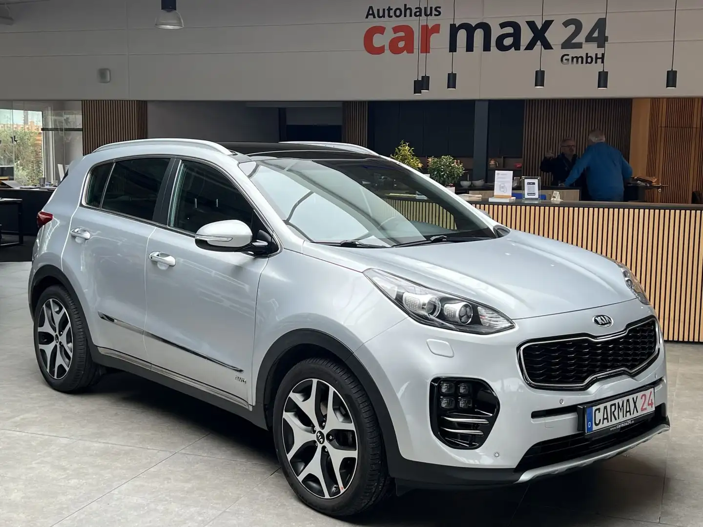 Kia Sportage GT-Line 4WD Navi Panorama Zilver - 1