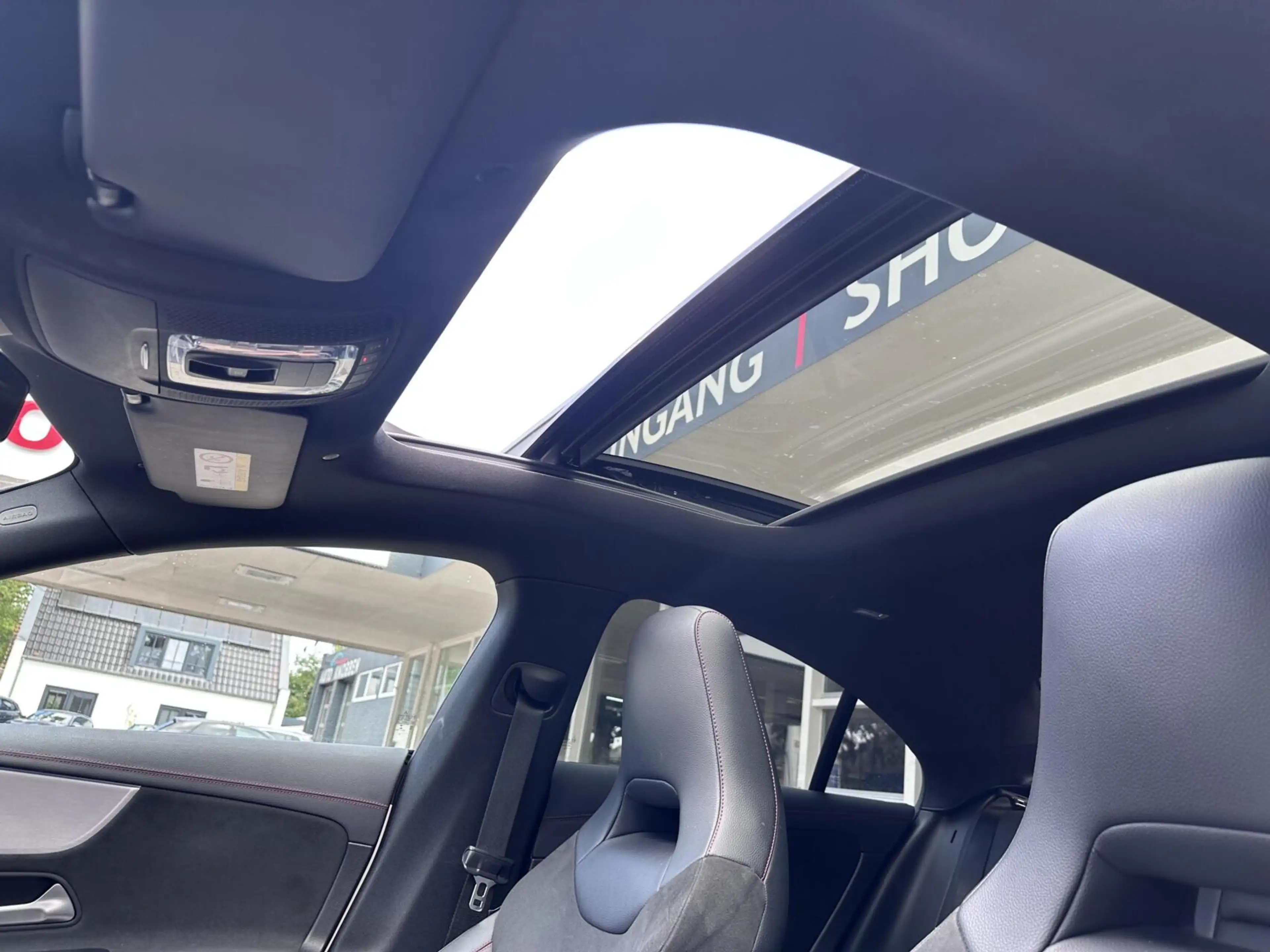 Mercedes-Benz CLA 200 AMG-Line Led, Pano, Sfeerverlichting, Camera, LM.. — photo 11