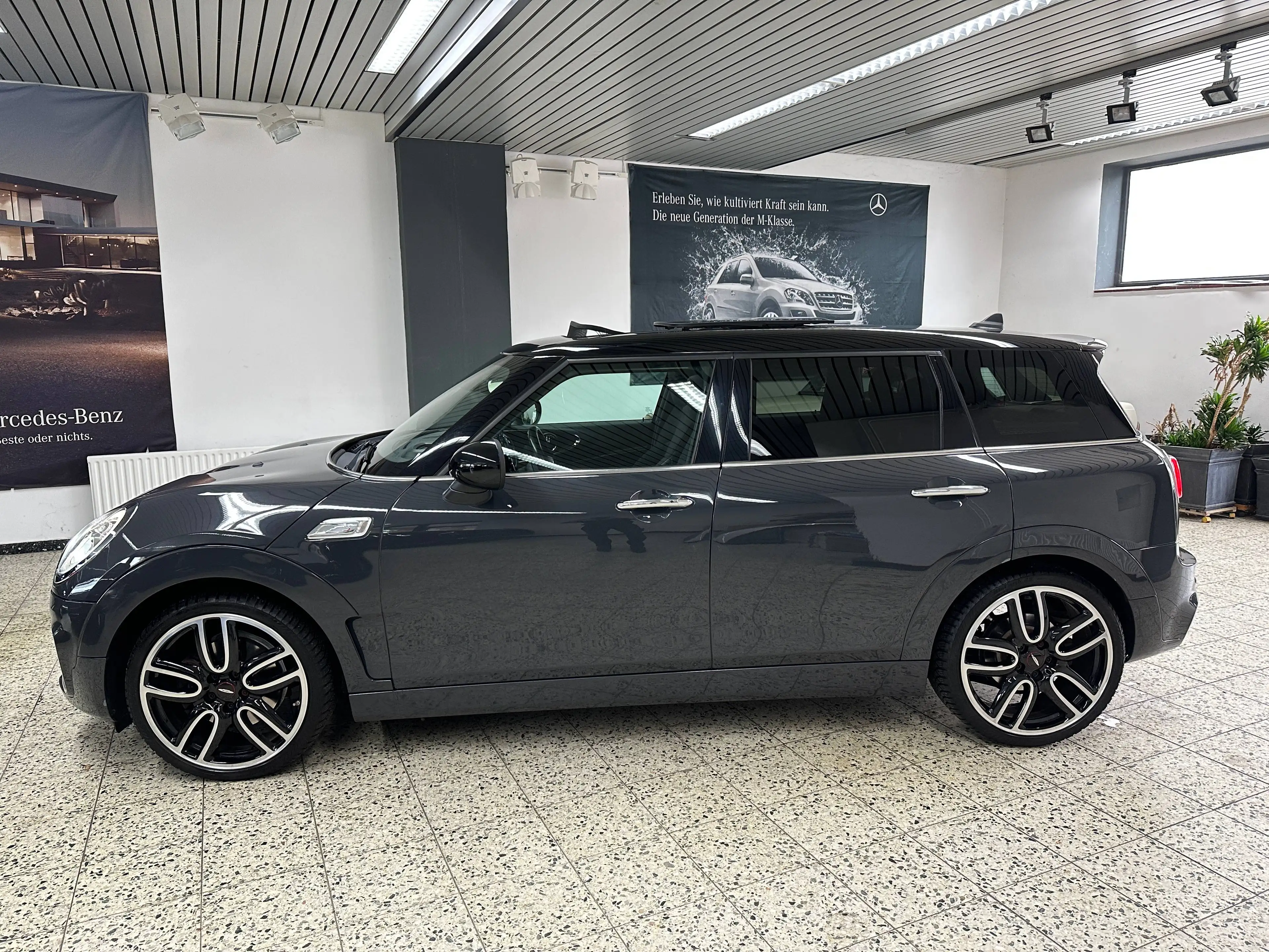 MINI Cooper S Clubman John Cooper Works Chilli AUT/NAV/LED/HUD/KAMERA/P-DACH/PDC/SHZ/LMR19"