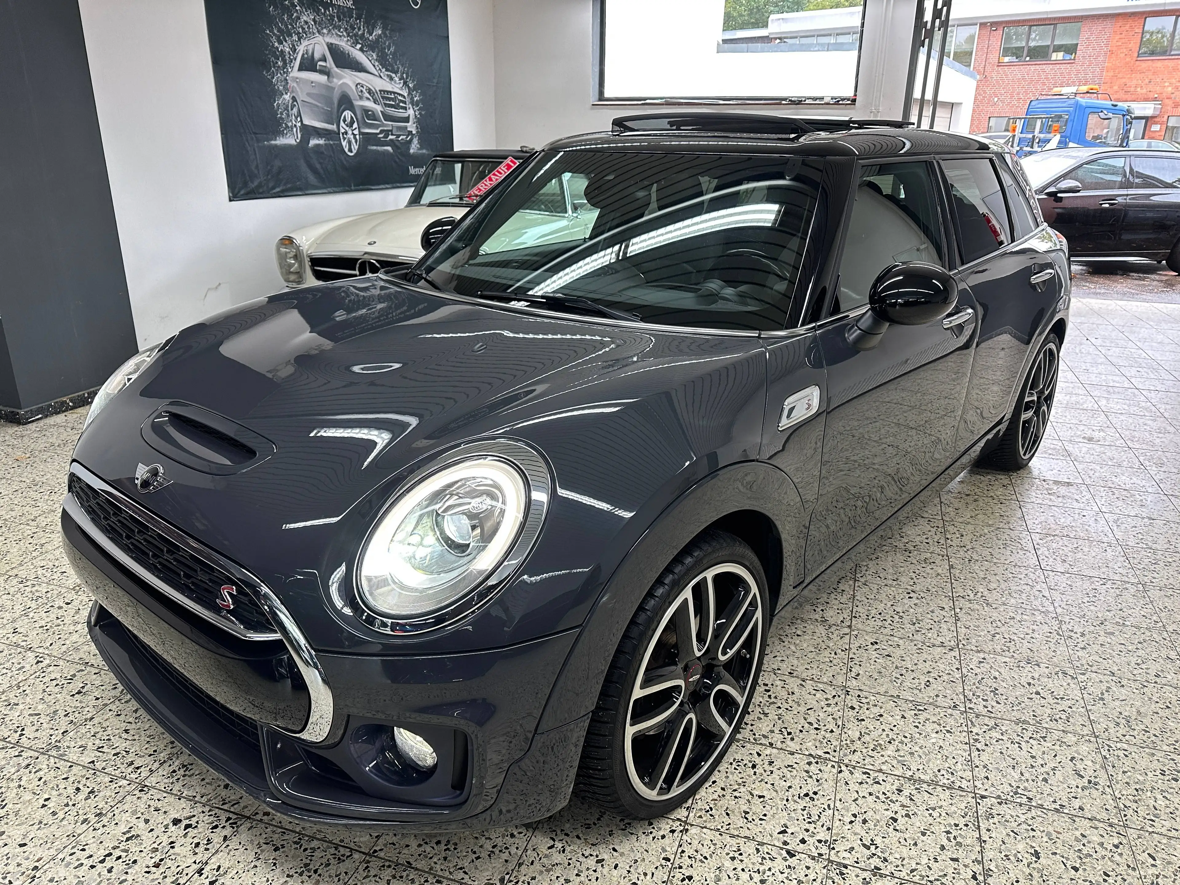 MINI Cooper S Clubman John Cooper Works Chilli AUT/NAV/LED/HUD/KAMERA/P-DACH/PDC/SHZ/LMR19" — photo 2