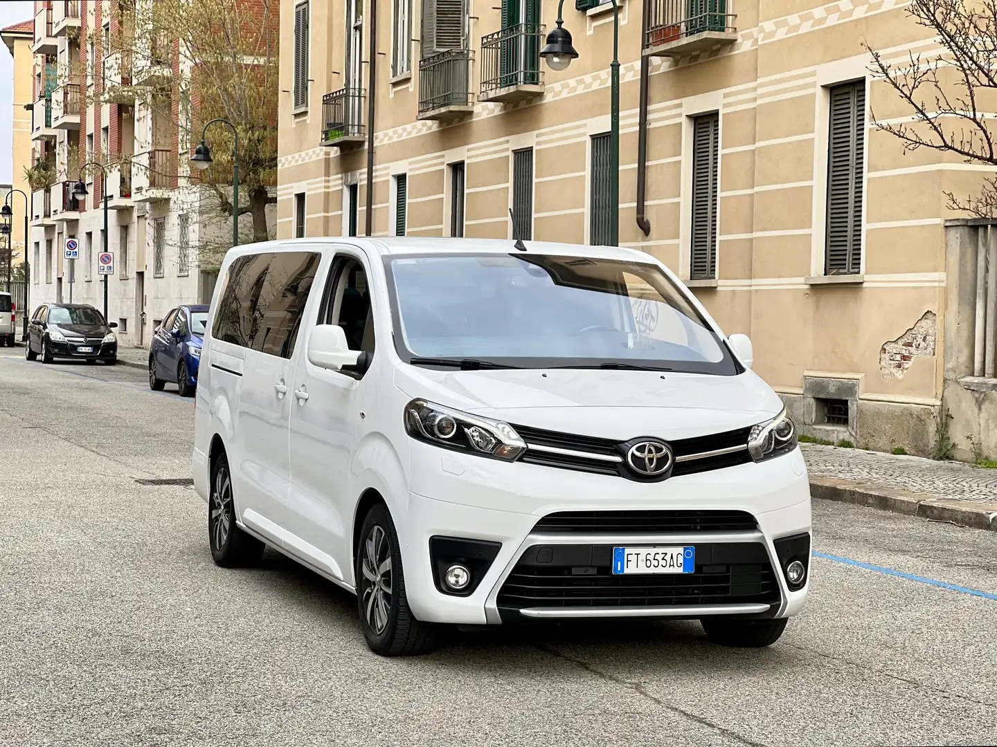 Toyota Proace XL L3 2.0 BlueHDi 180cv aut EAT8 E6D 8Posti Luxury Beyaz - 2