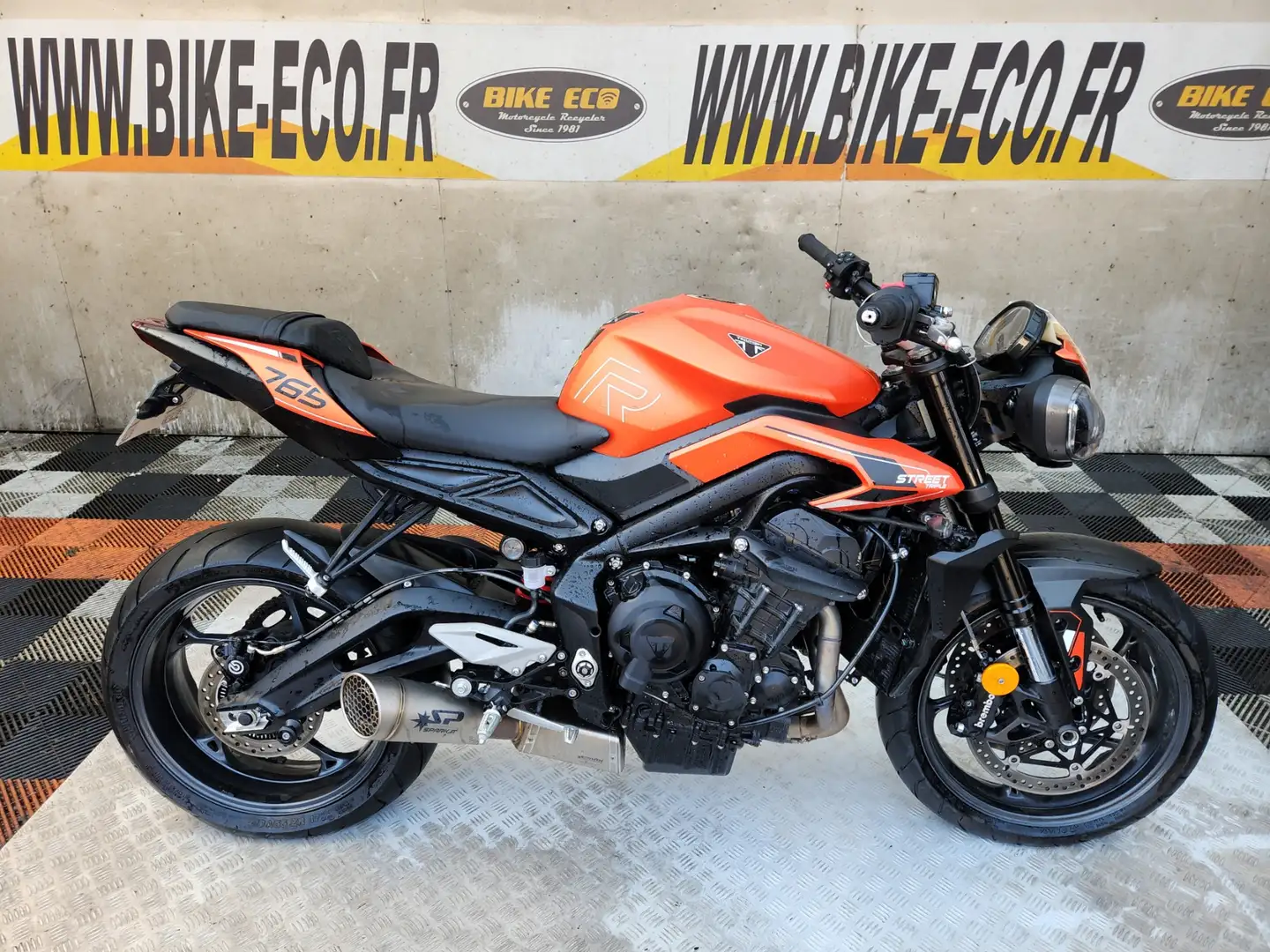 Triumph Street Triple 765 Pomarańczowy - 1