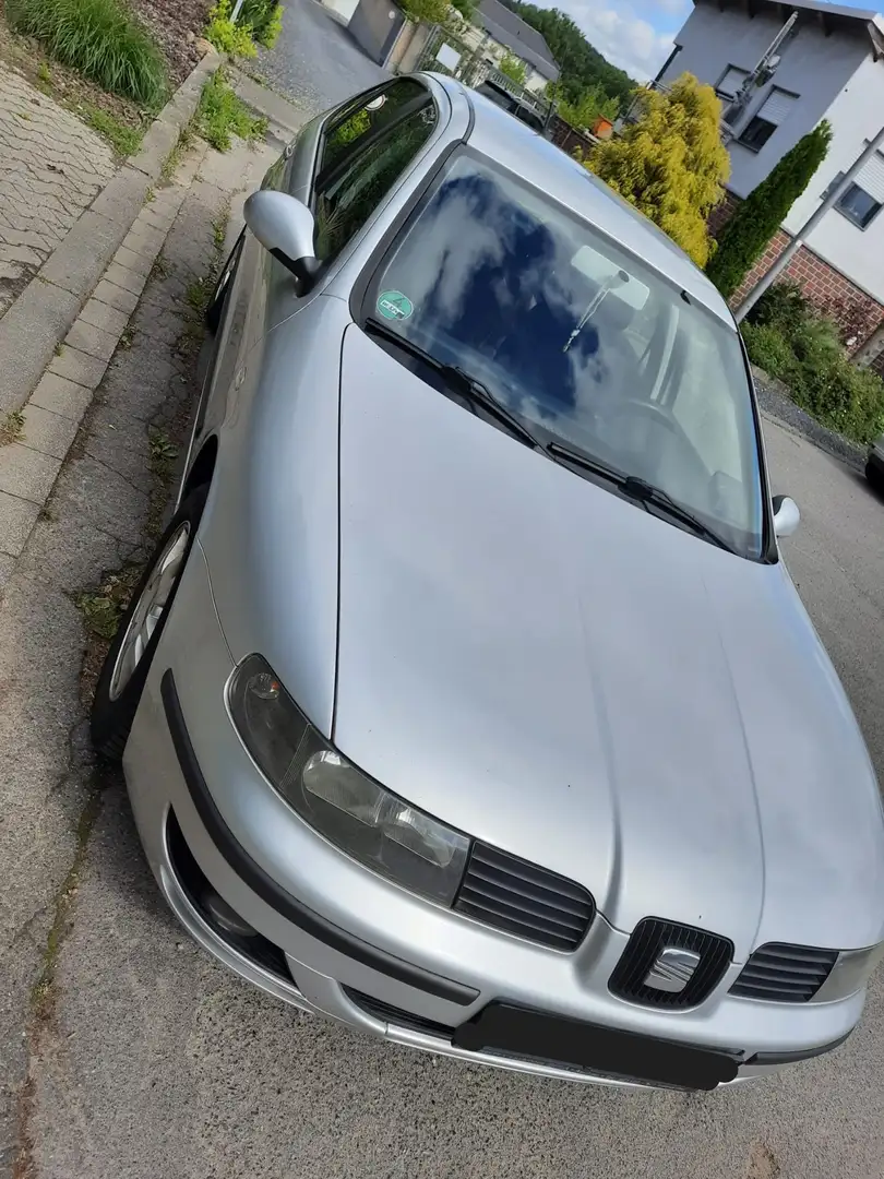 SEAT Leon Leon 1.6 16V Stella (Benzin + LPG Autogas) Argent - 2