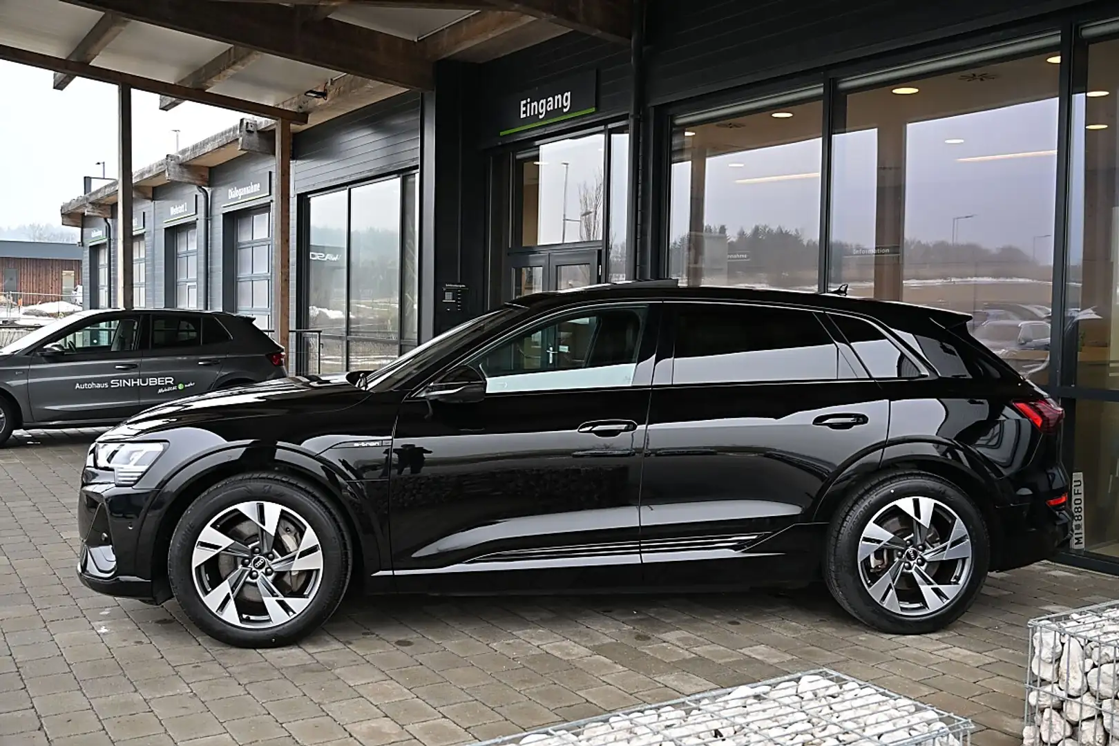 Audi e-tron 55 quattro 95kWh S-line NP €109k ACC, AHK, Matr... Schwarz - 2