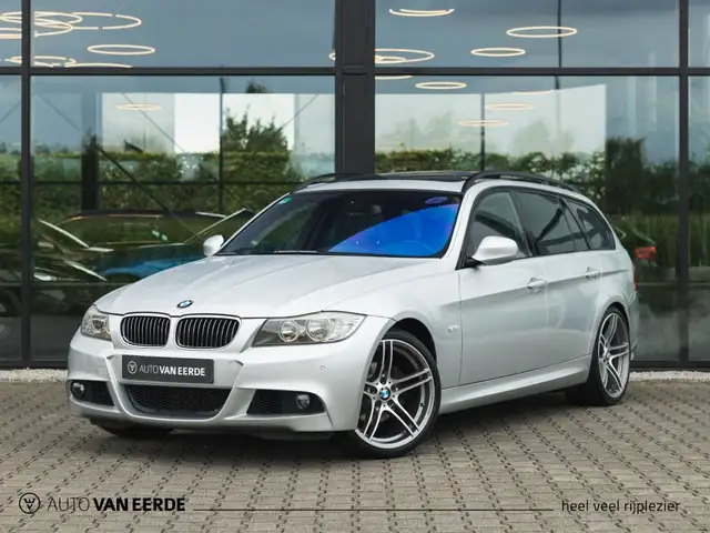BMW 325 325i Touring LCI M-sport H6! â Pano, Performa
