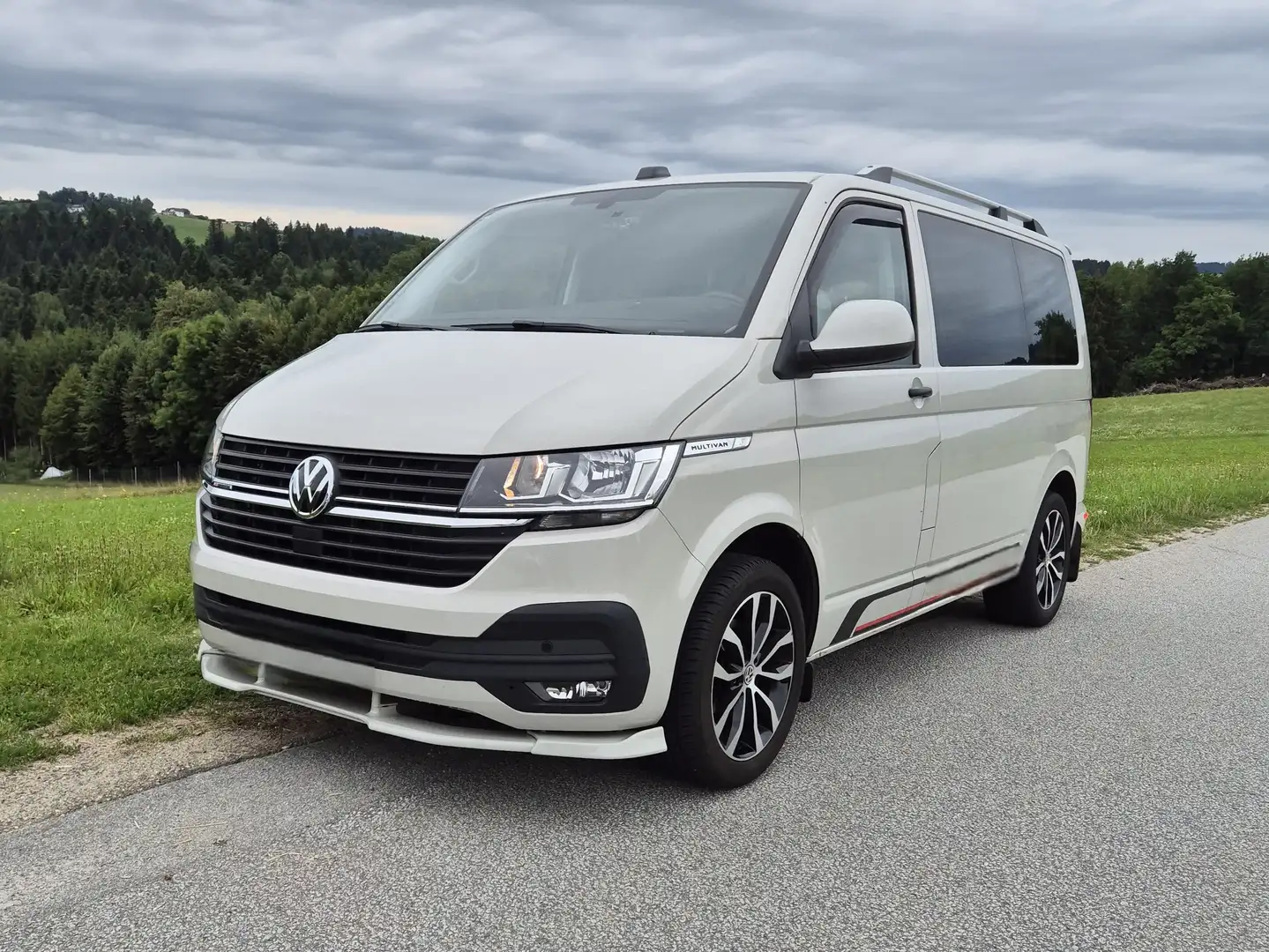 Volkswagen T6.1 Multivan Multivan T6.1 Kurz 4MOTION PanAmericana Beige - 1