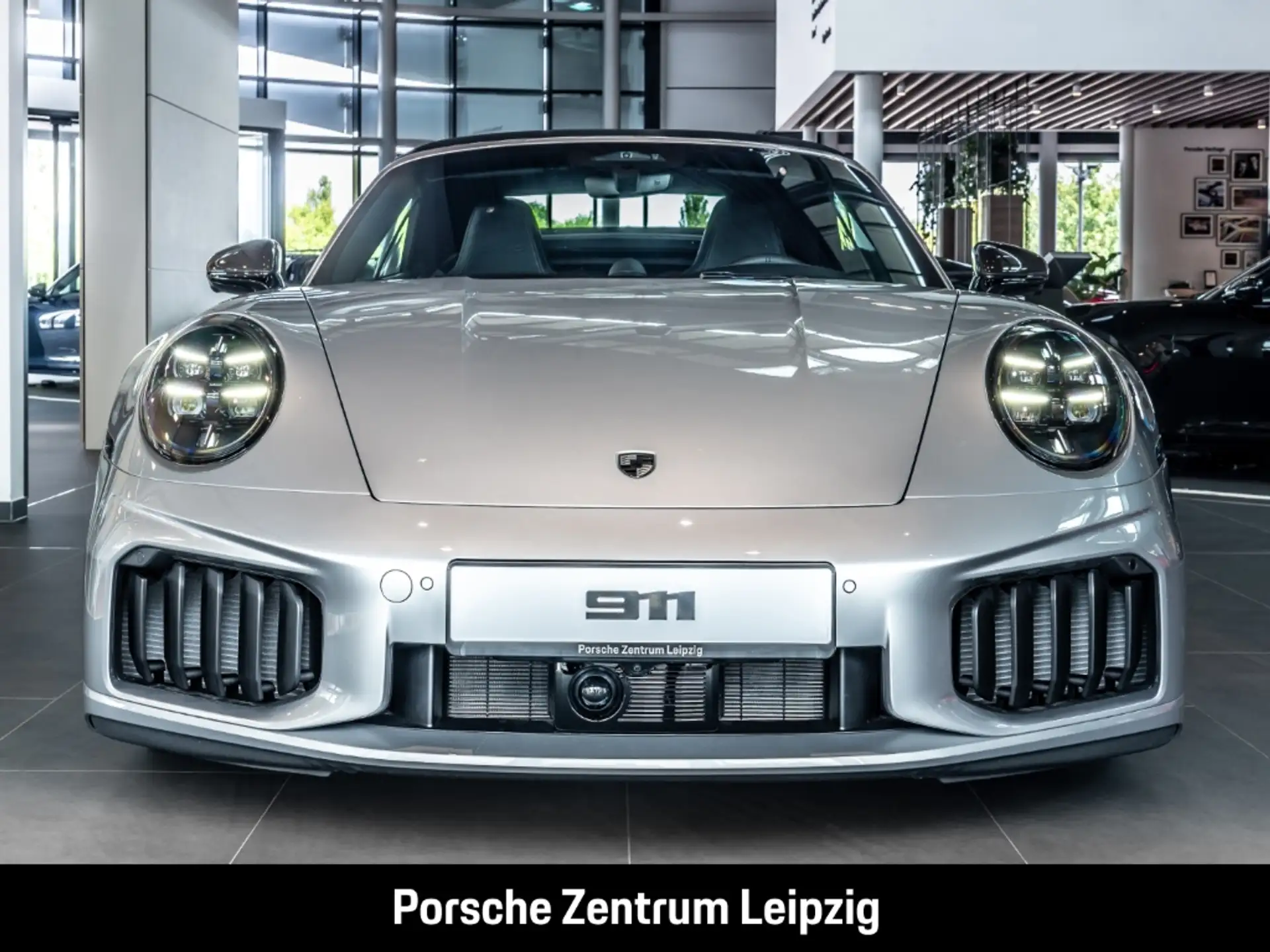 포르쉐 911 Turbo S Cabriolet 2026 은색 사진 4