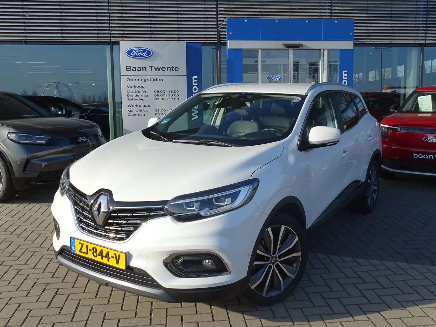Renault Kadjar 1.3 TCe 140 pk Zen Automaat | Leder | Blis | Trekh Blanco - 2