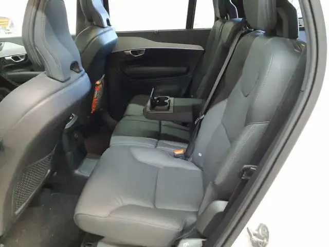 Volvo XC90 view 14
