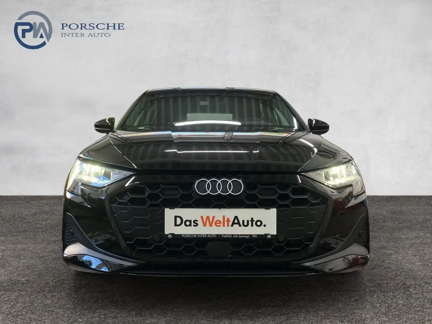 Audi A3 30 TFSI Zwart - 2