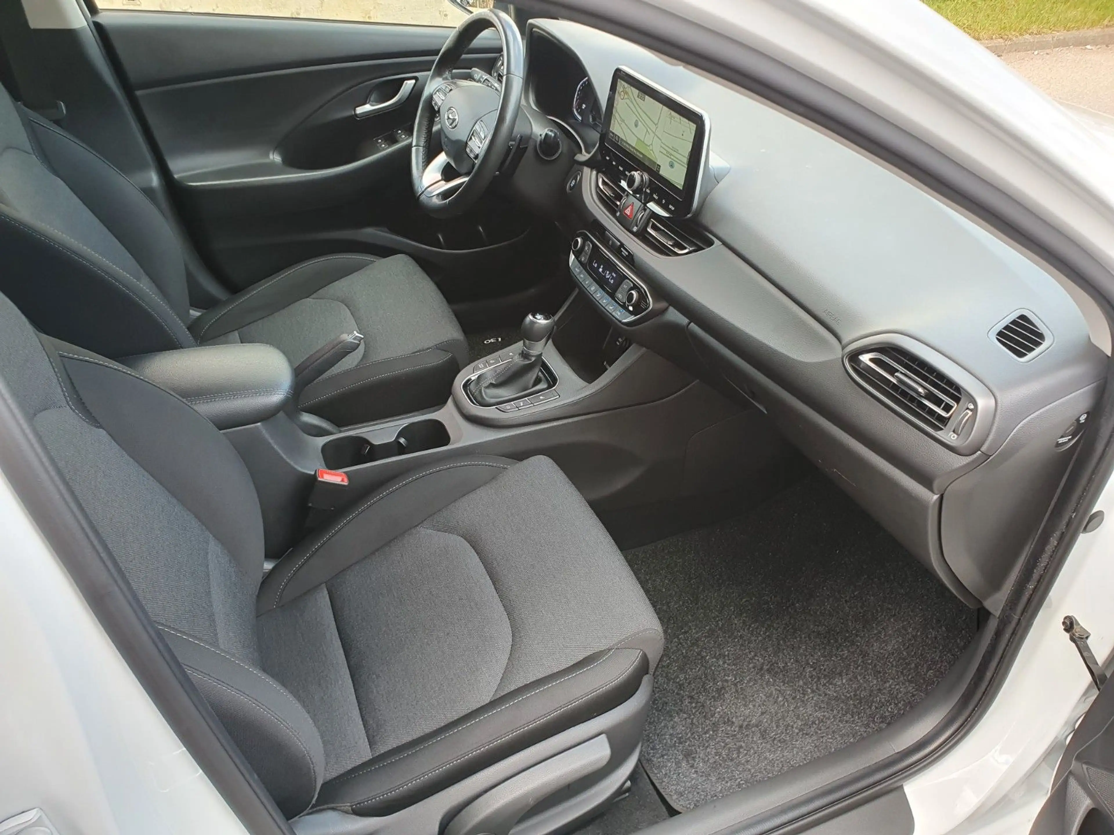 Hyundai i30 Edition 30+ Automatik Sehr sauber — photo 11