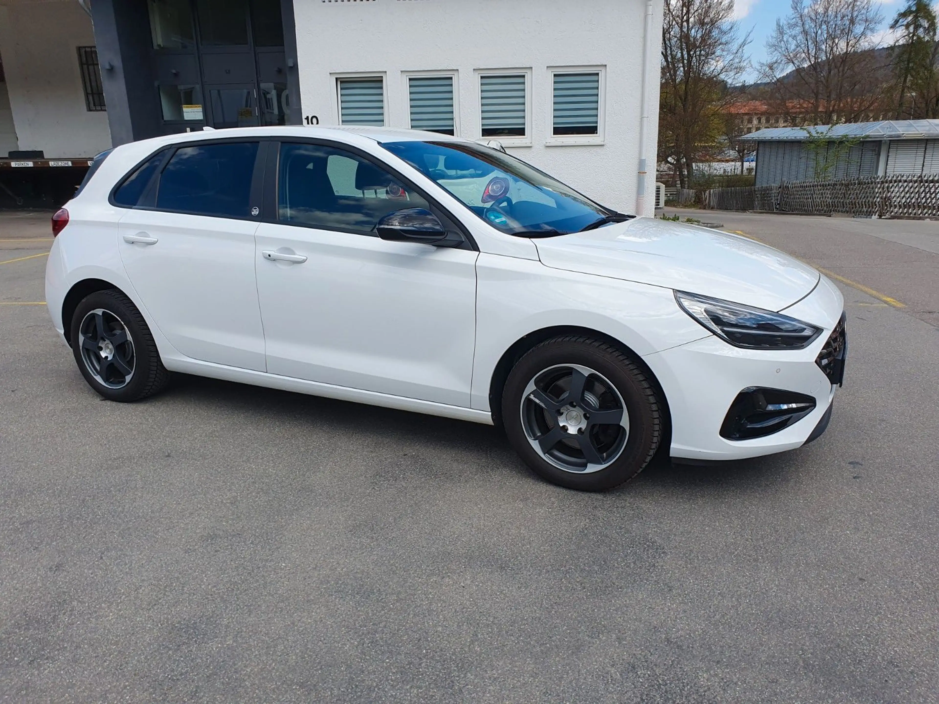 Hyundai i30 Edition 30+ Automatik Sehr sauber — photo 4