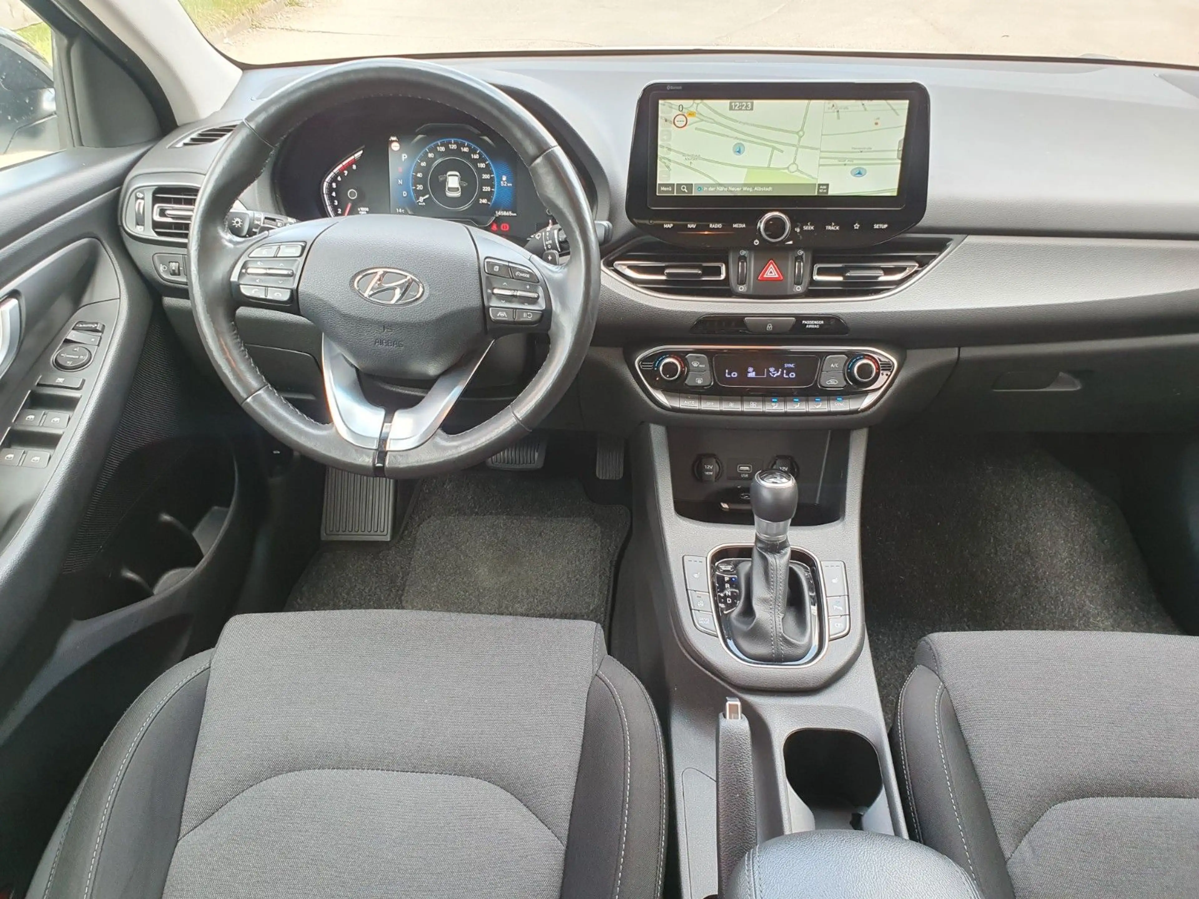 Hyundai i30 Edition 30+ Automatik Sehr sauber — photo 13