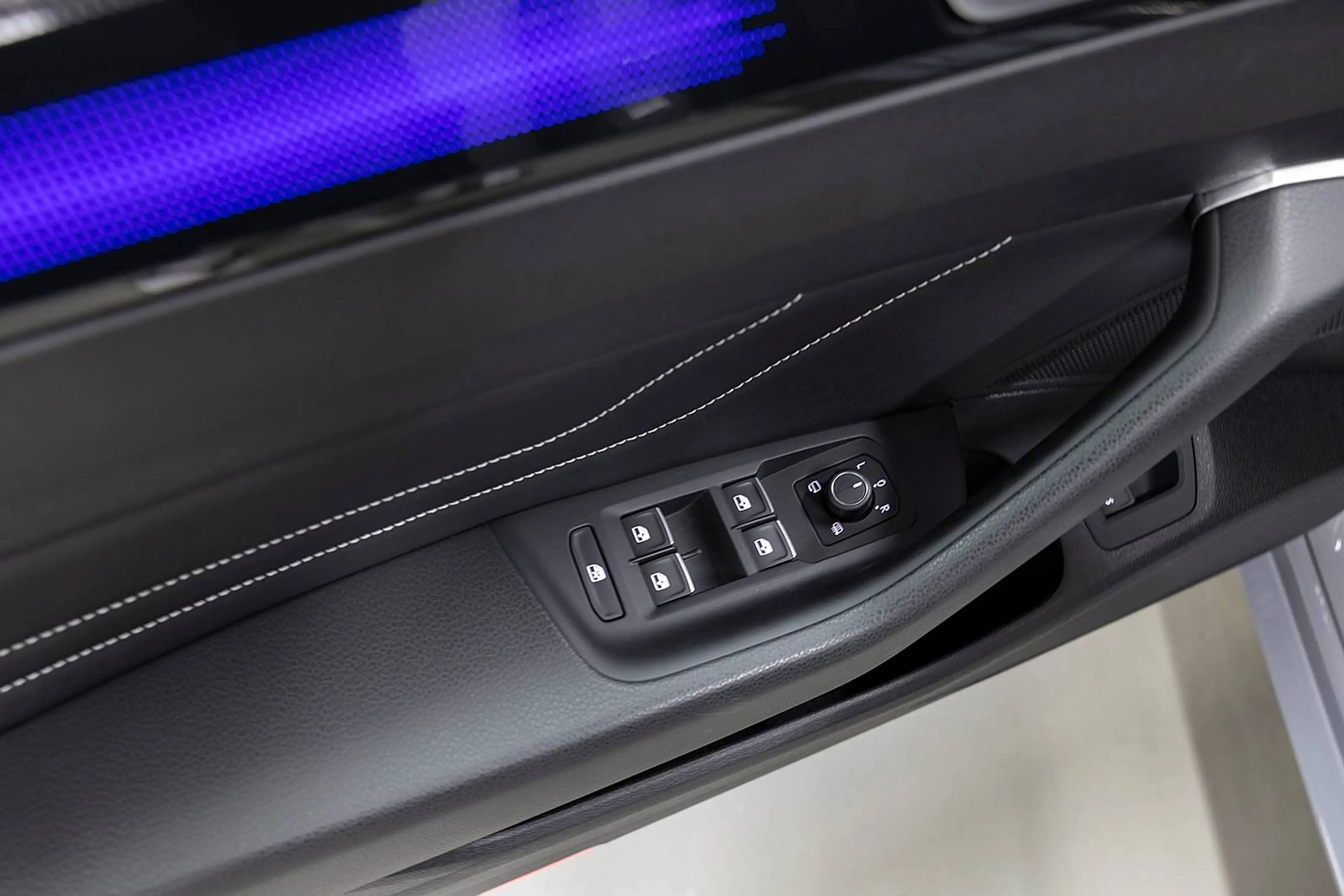 Volkswagen Arteon ARTEON ART R-LINE 4M LED NAV-PRO ACC PDC KAM KEY SHZ CarPlay AHK 20" — photo 8