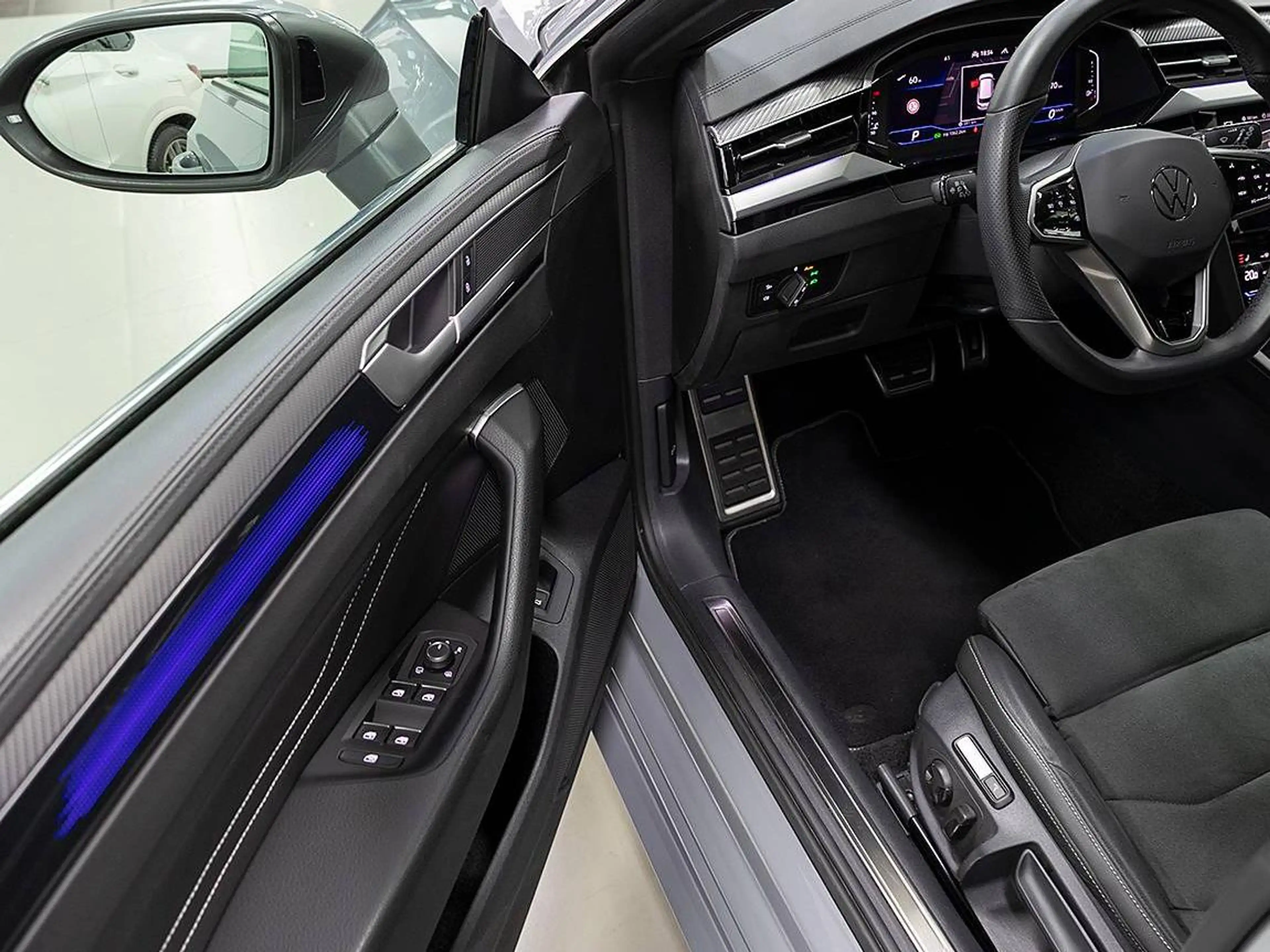 Volkswagen Arteon ARTEON ART R-LINE 4M LED NAV-PRO ACC PDC KAM KEY SHZ CarPlay AHK 20" — photo 9