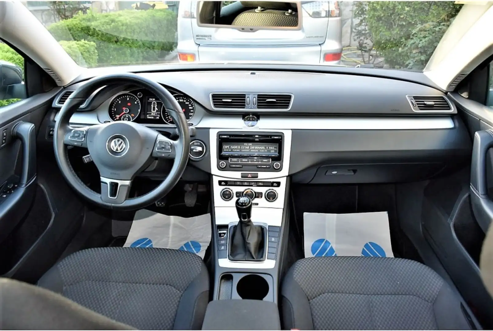 Volkswagen Passat Variant 1.6TDI Business Edition BMT Grau - 1