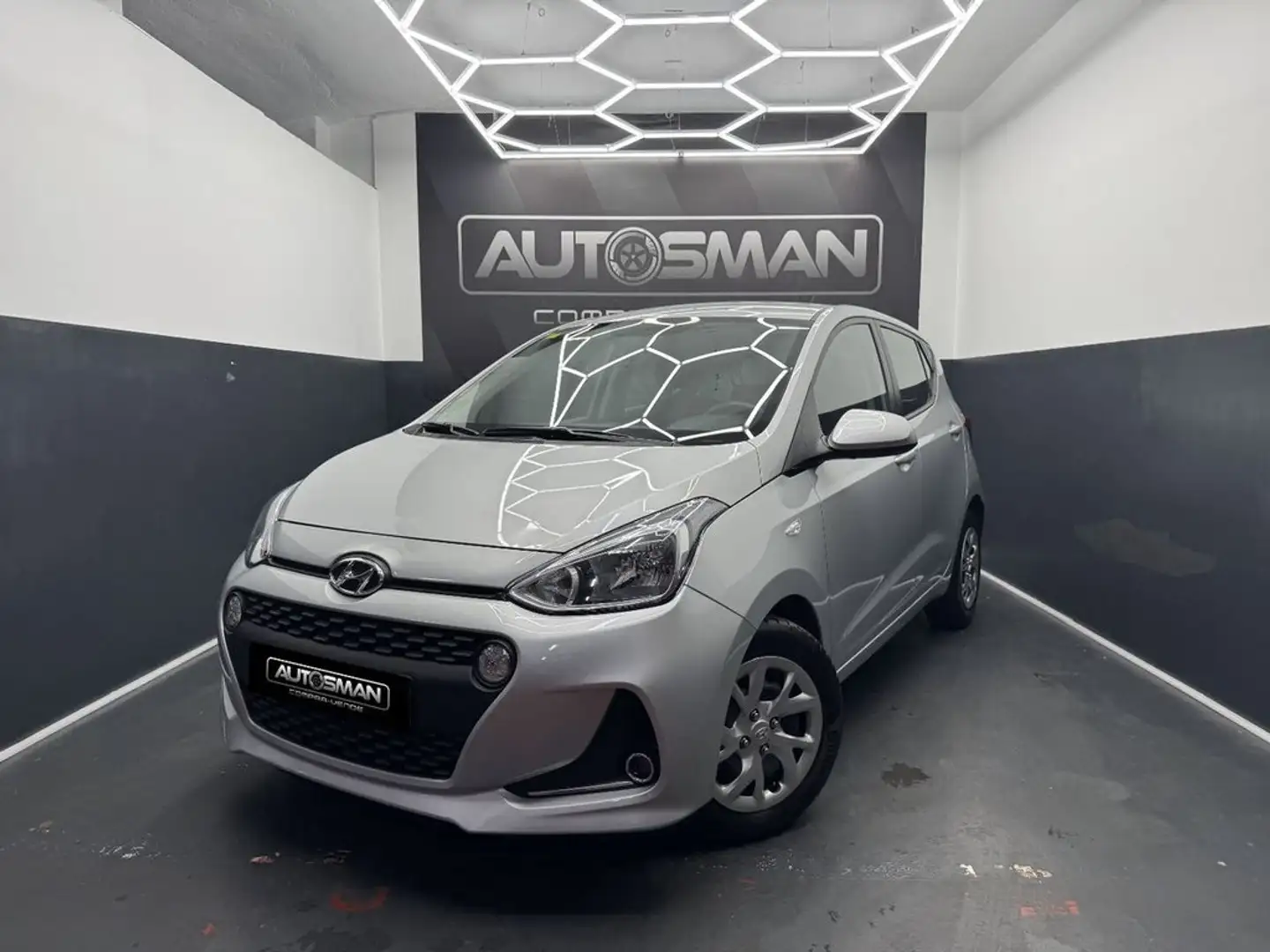 Hyundai i10 1.0 Go Gris - 1