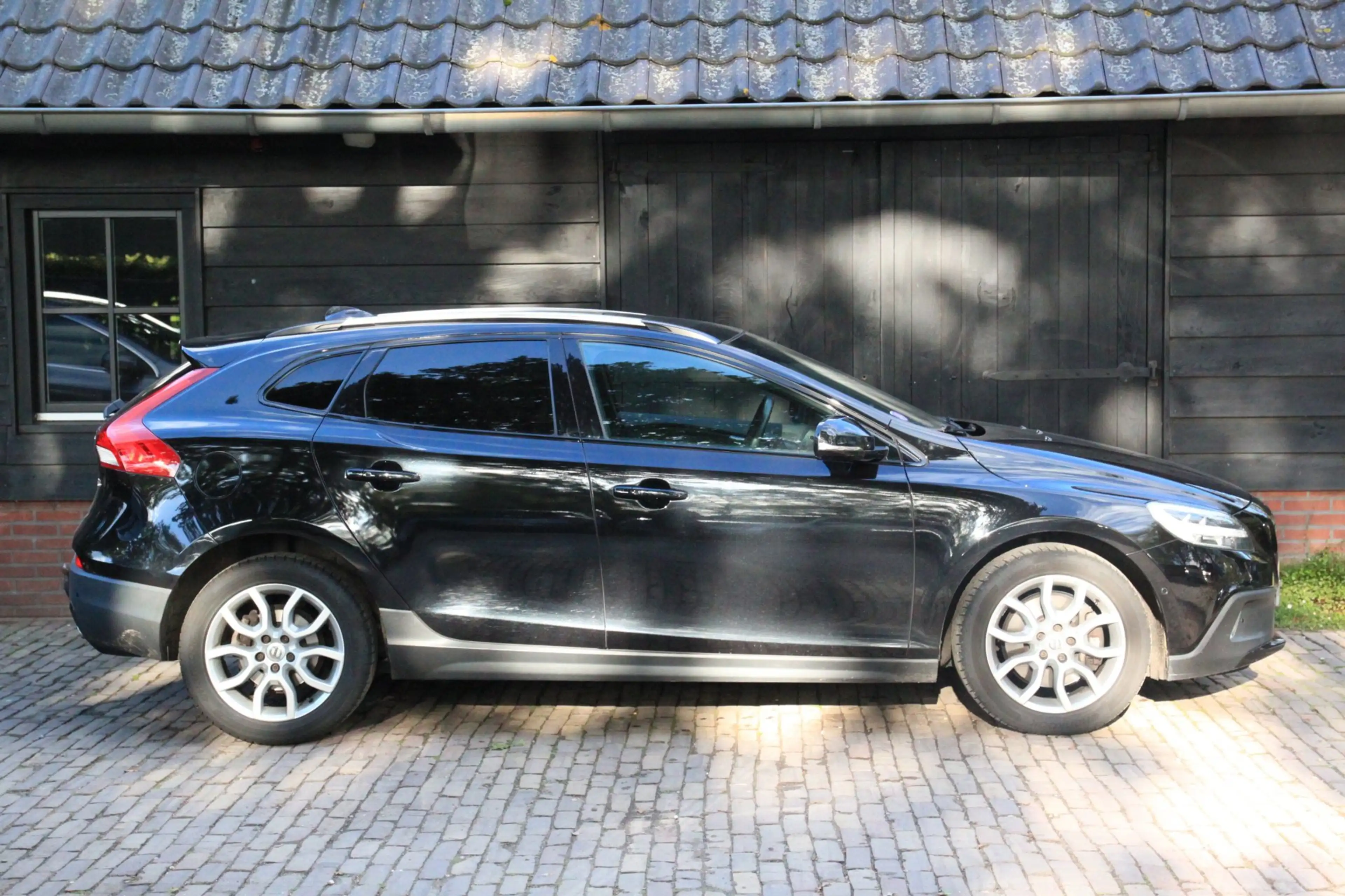 Volvo V40 Cross Country 1.5 T3 Polar+ Luxury Panorama/Camera/Leer/Blis/Ada — photo 3