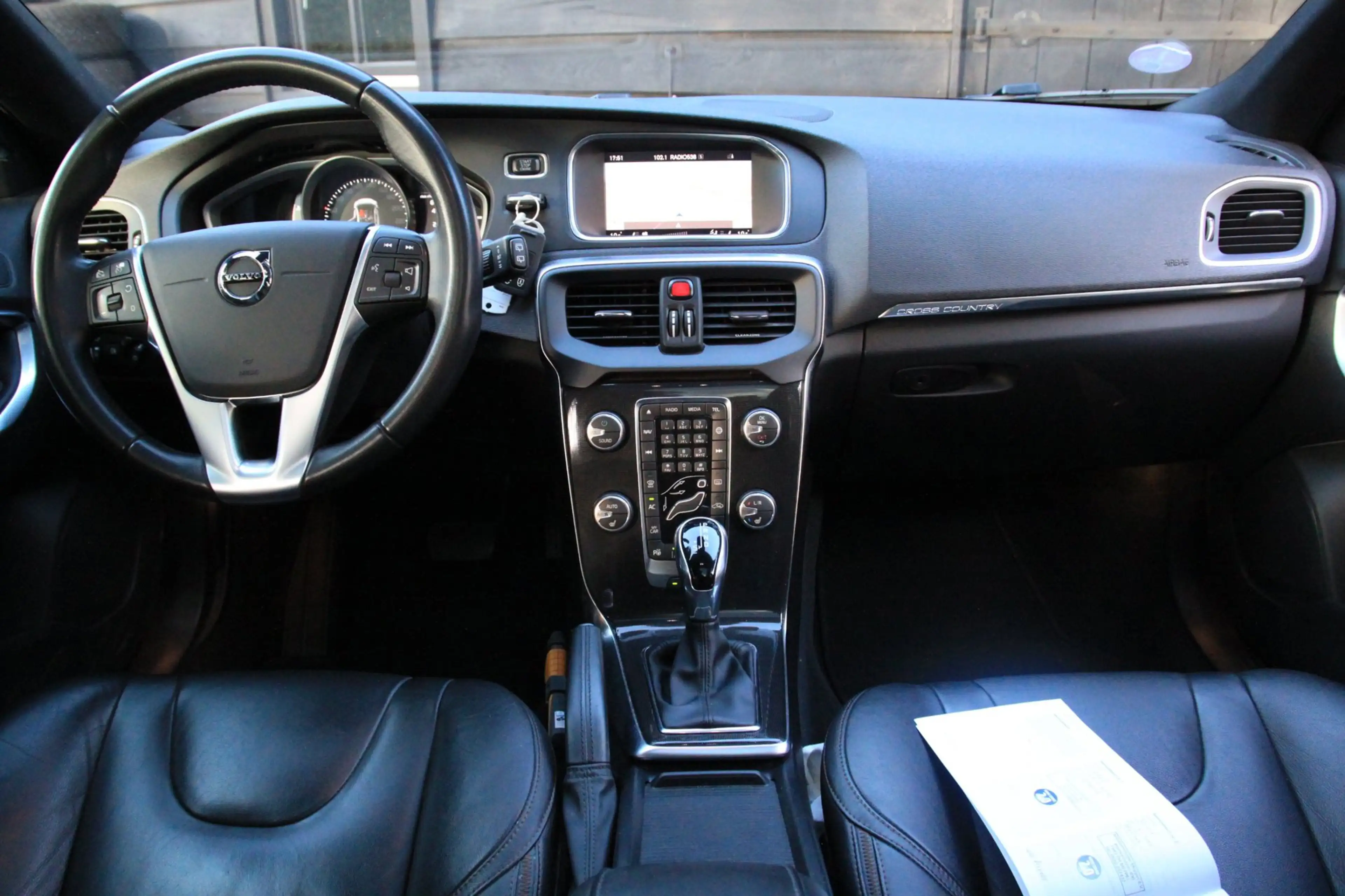 Volvo V40 Cross Country 1.5 T3 Polar+ Luxury Panorama/Camera/Leer/Blis/Ada — photo 13