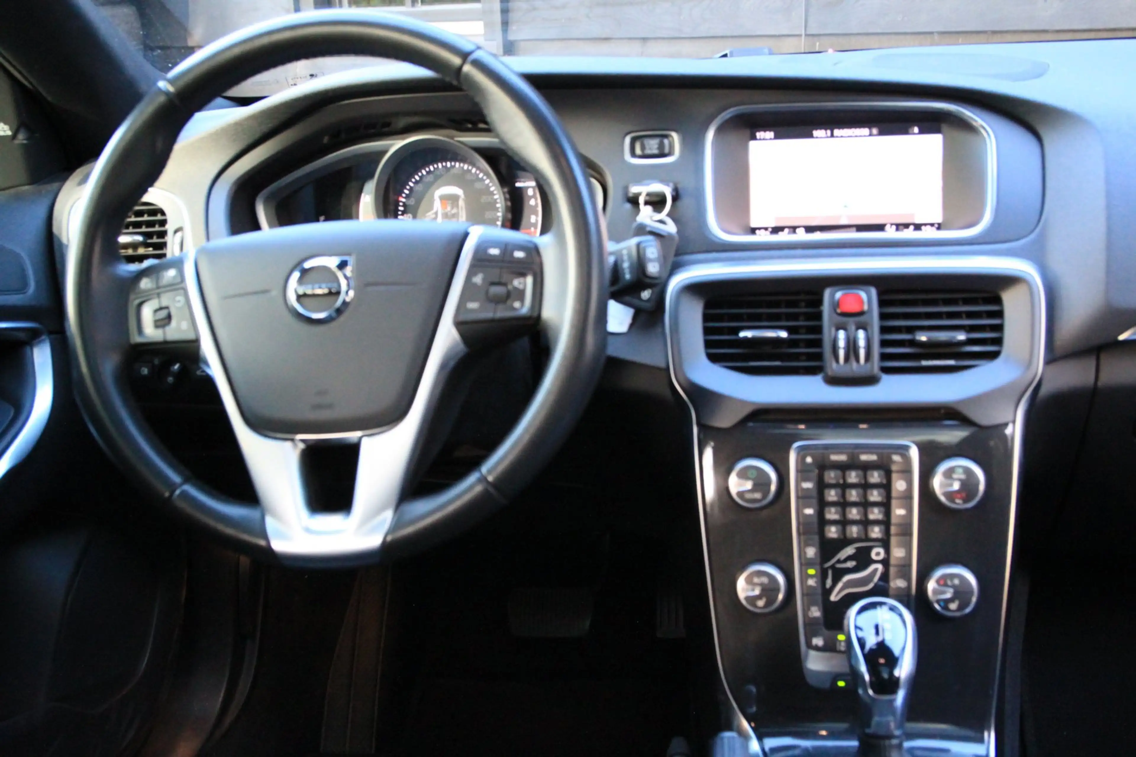 Volvo V40 Cross Country 1.5 T3 Polar+ Luxury Panorama/Camera/Leer/Blis/Ada — photo 14