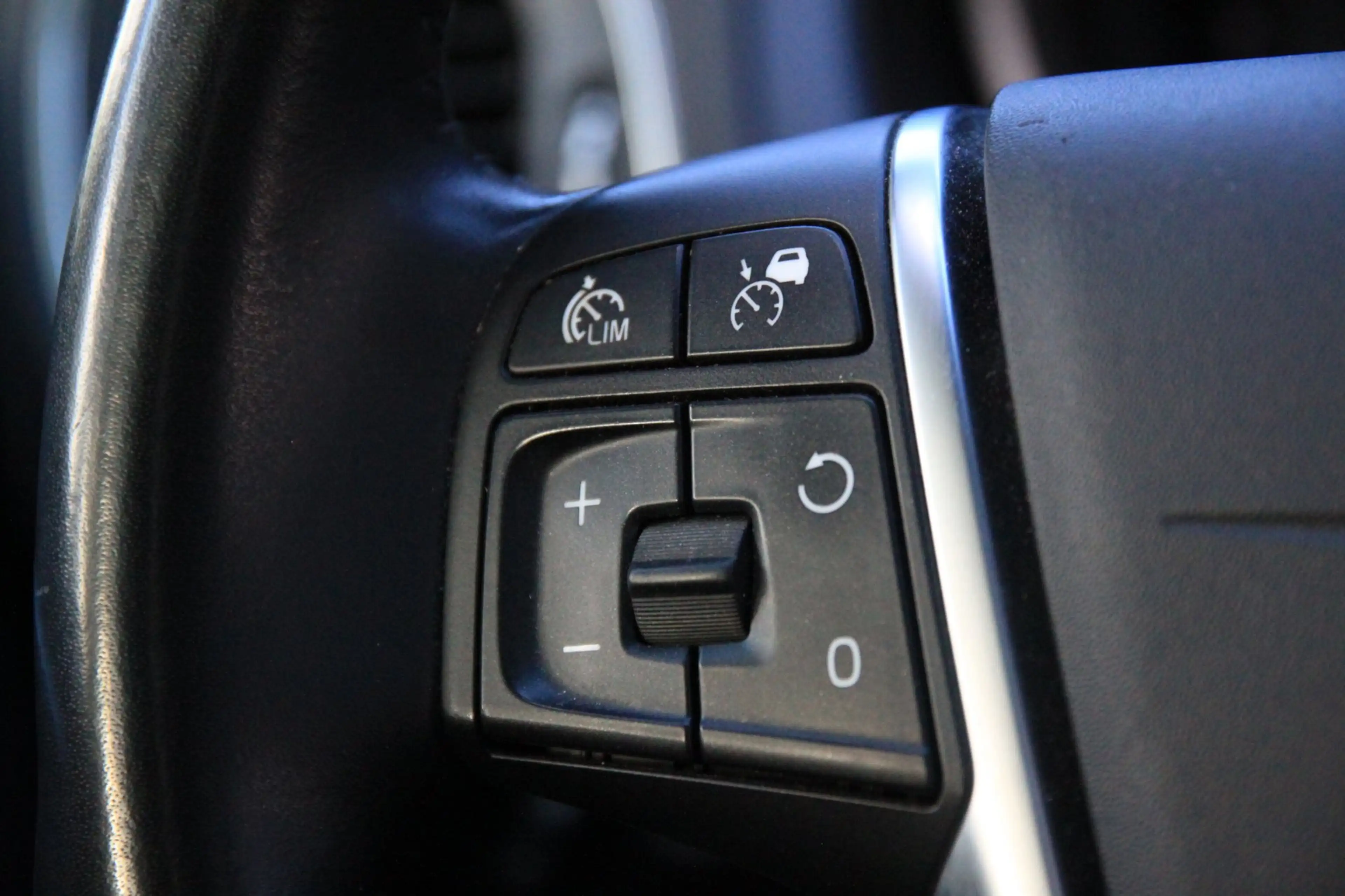 Volvo V40 Cross Country 1.5 T3 Polar+ Luxury Panorama/Camera/Leer/Blis/Ada — photo 17
