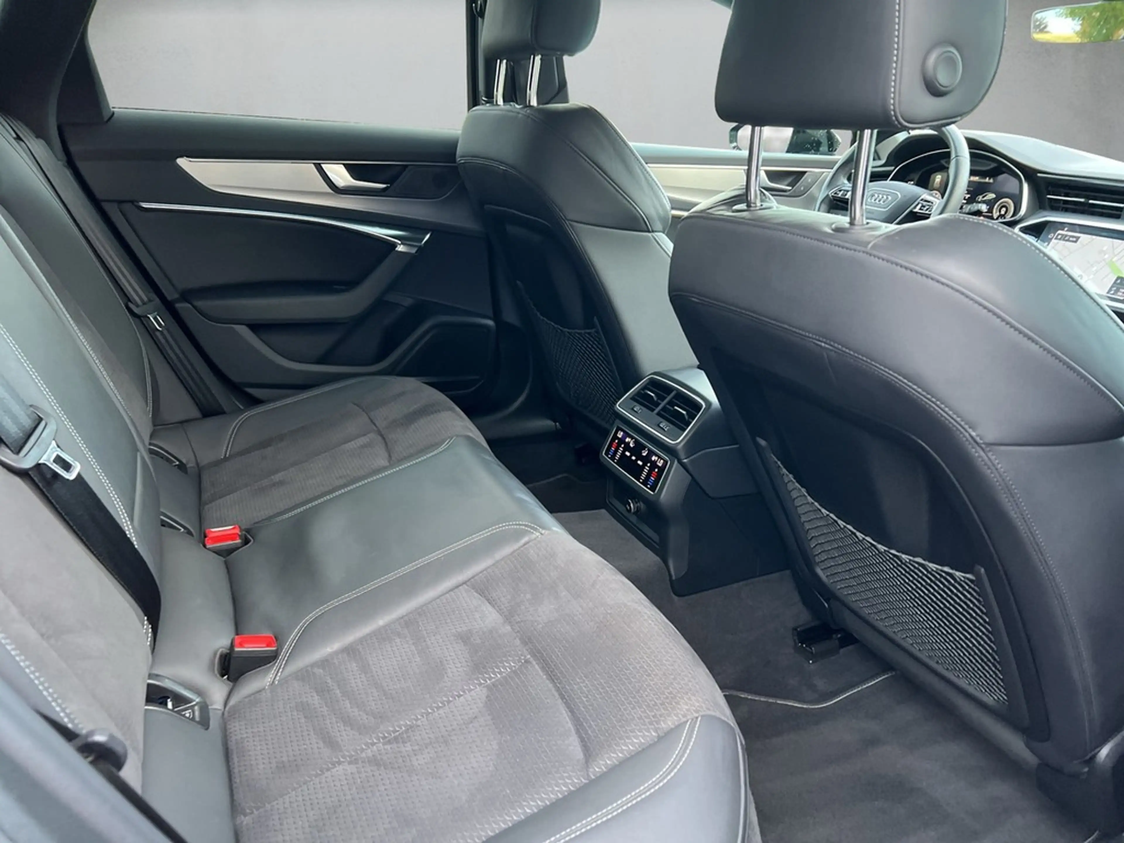 Audi A6 Avant sport 55 TFSI e quattro S tronic *HUD* — photo 13