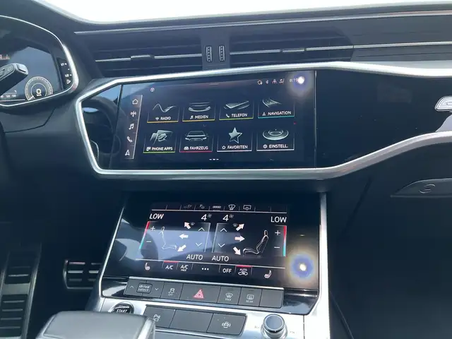Audi A6 view 12