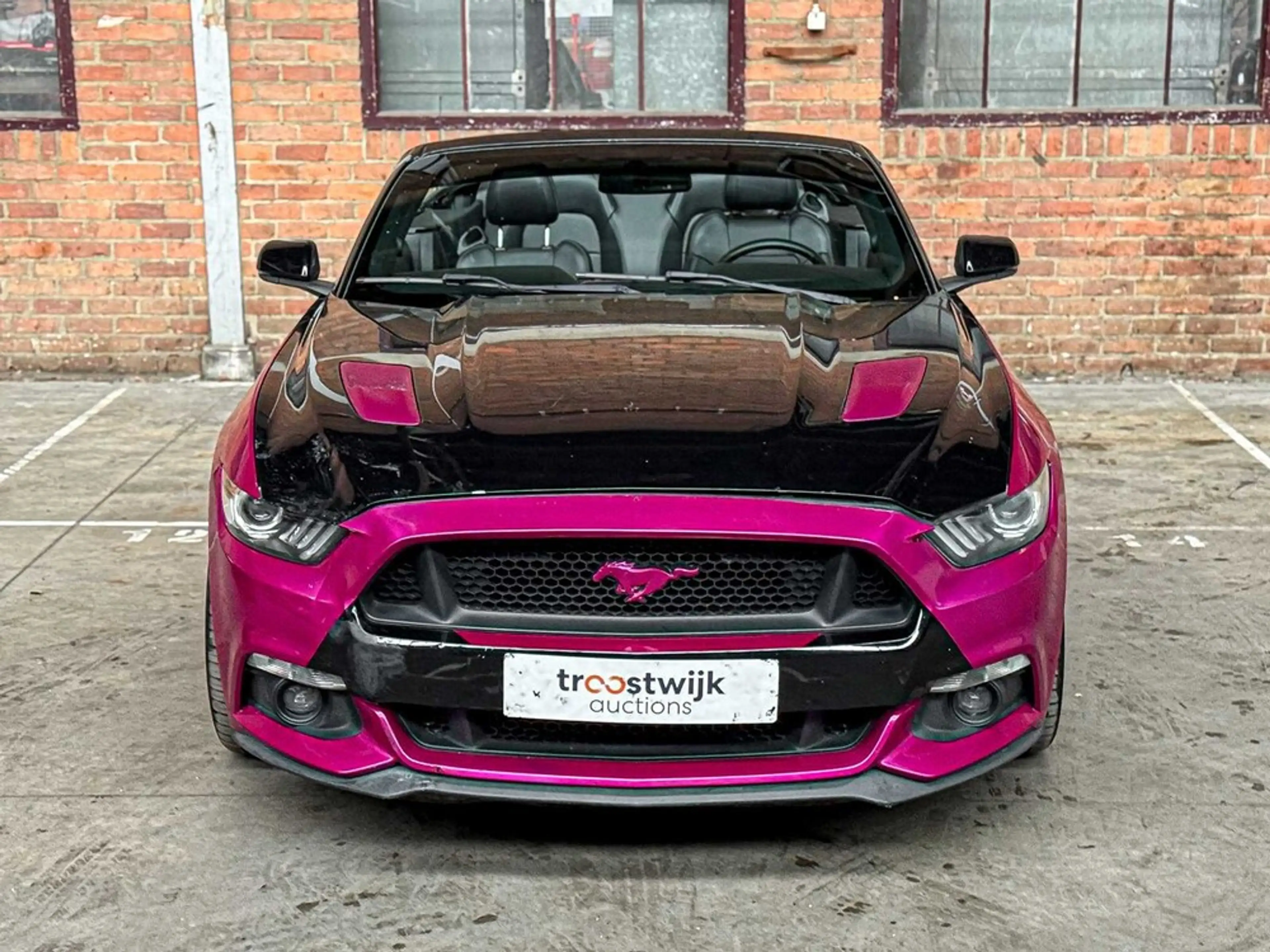 Ford Mustang GT — photo 5