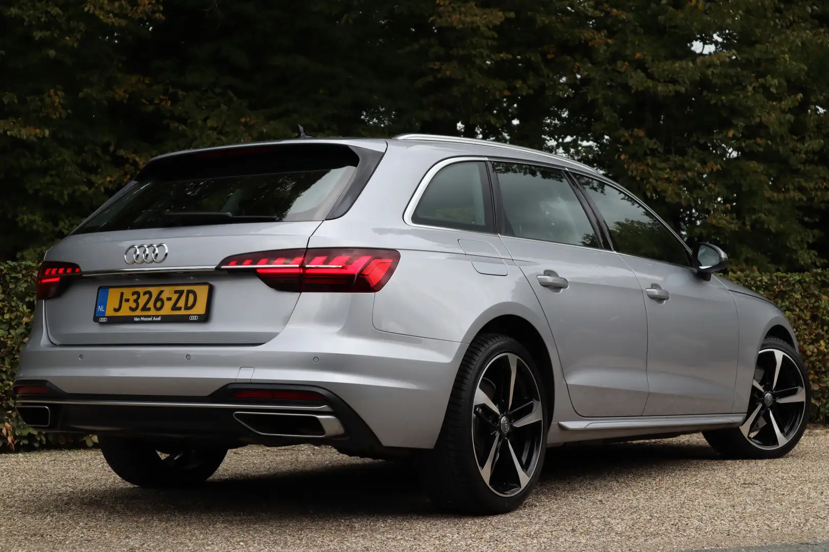 Audi A4 Avant 35 TFSI Business Edition | B&O | Automaat | Gris - 2