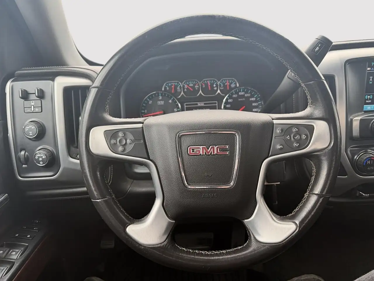 GMC Sierra 1500 снимка GMC Sierra 1500