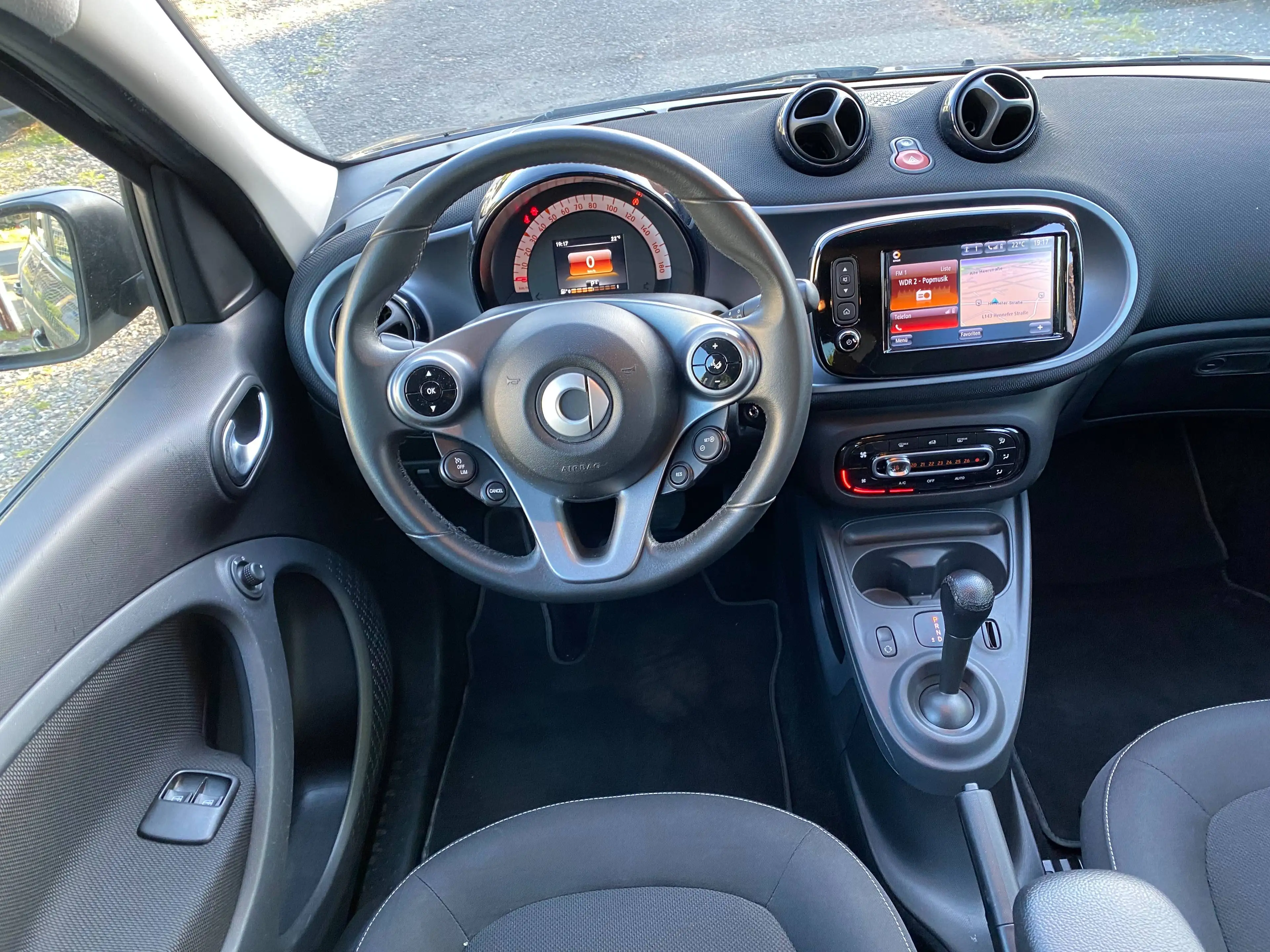smart forFour Passion Automatik Navi Sitzheizung — photo 13