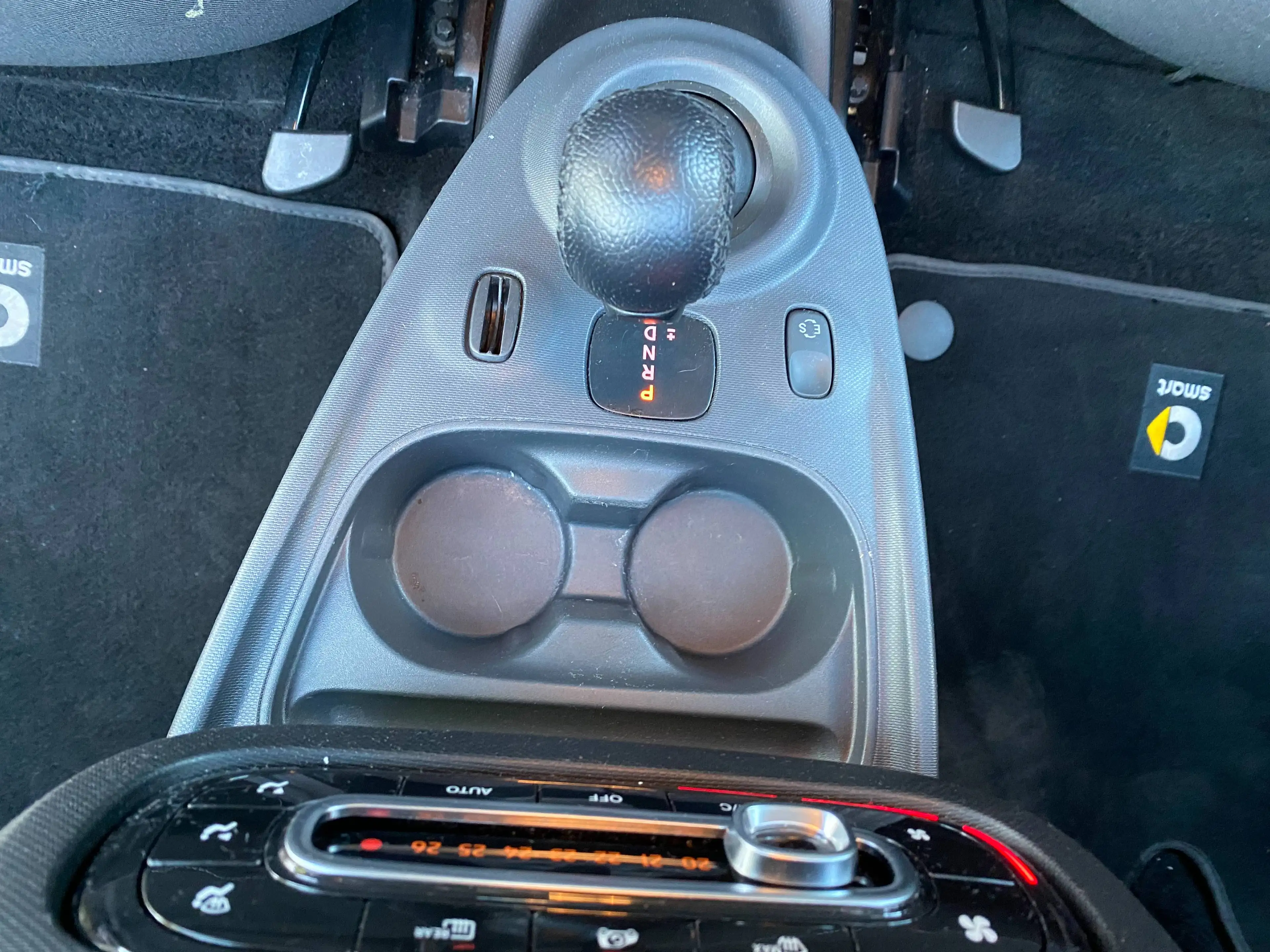 smart forFour Passion Automatik Navi Sitzheizung — photo 14