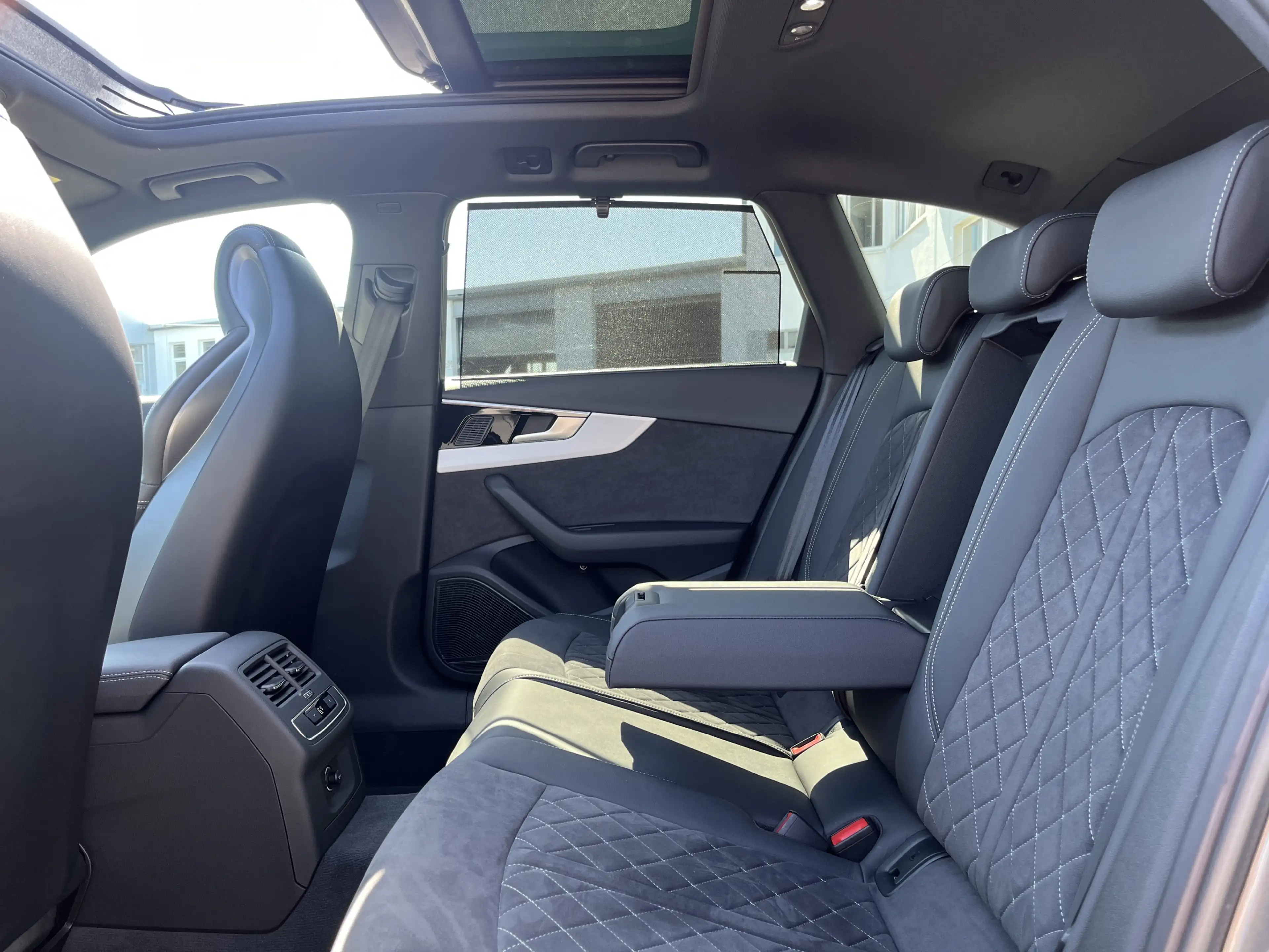 Audi S4 Avant 3.0 TDI S tronic Blackline 301€ m.20% Anz. — photo 15