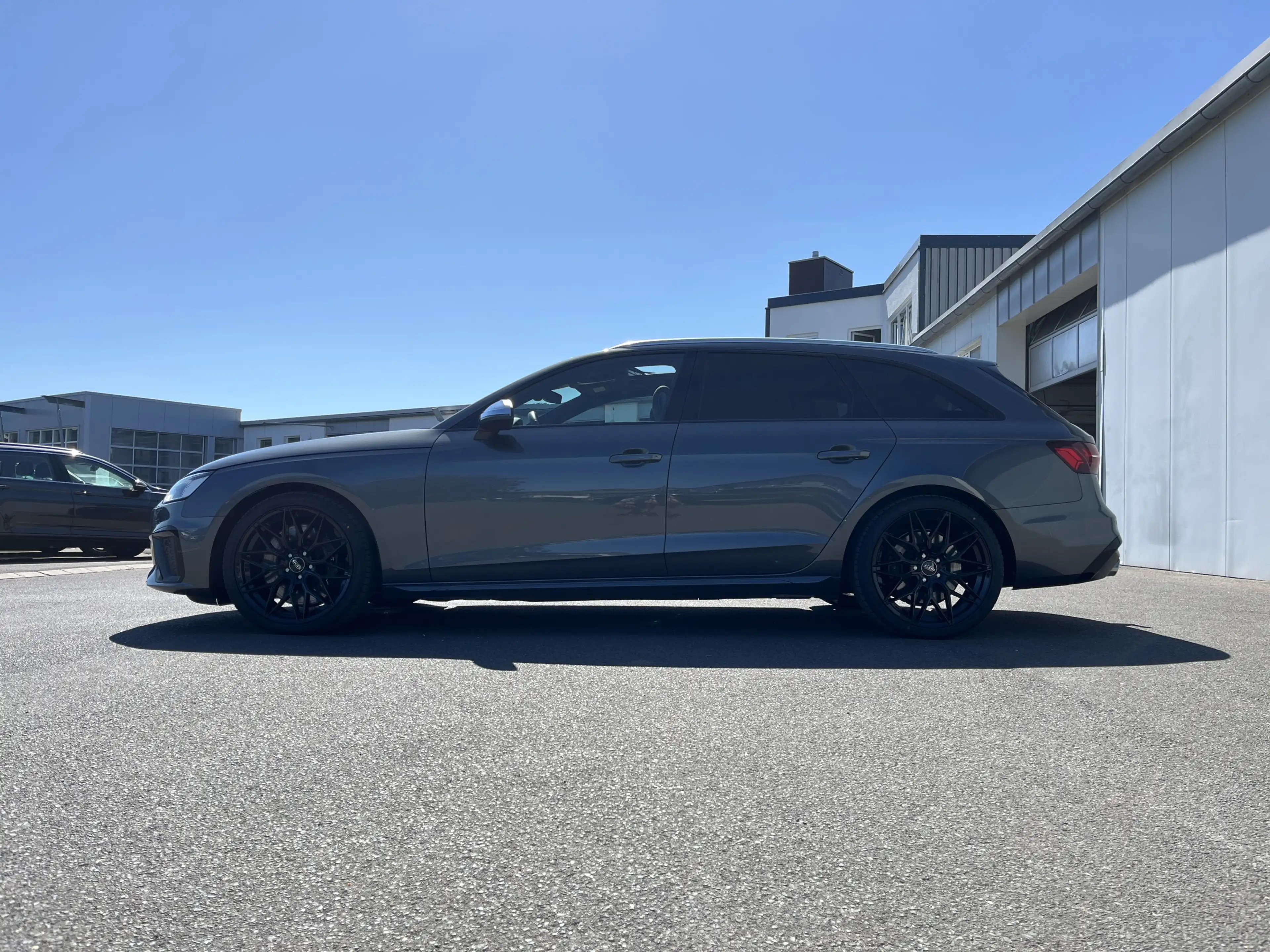 Audi S4 Avant 3.0 TDI S tronic Blackline 301€ m.20% Anz. — photo 2