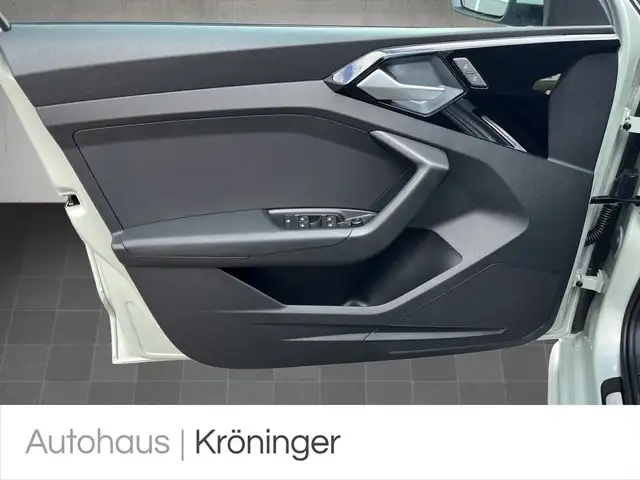 Audi A1 view 8