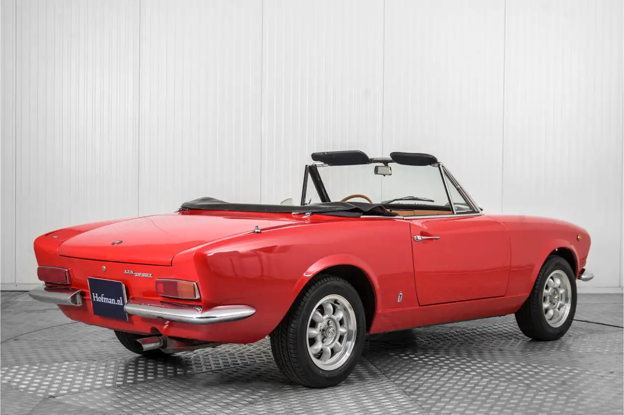 Fiat 124 Spider, foto 2