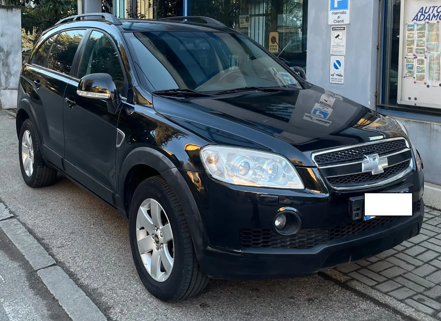 Chevrolet Captiva 2.0 VCDi LTX Schwarz - 1