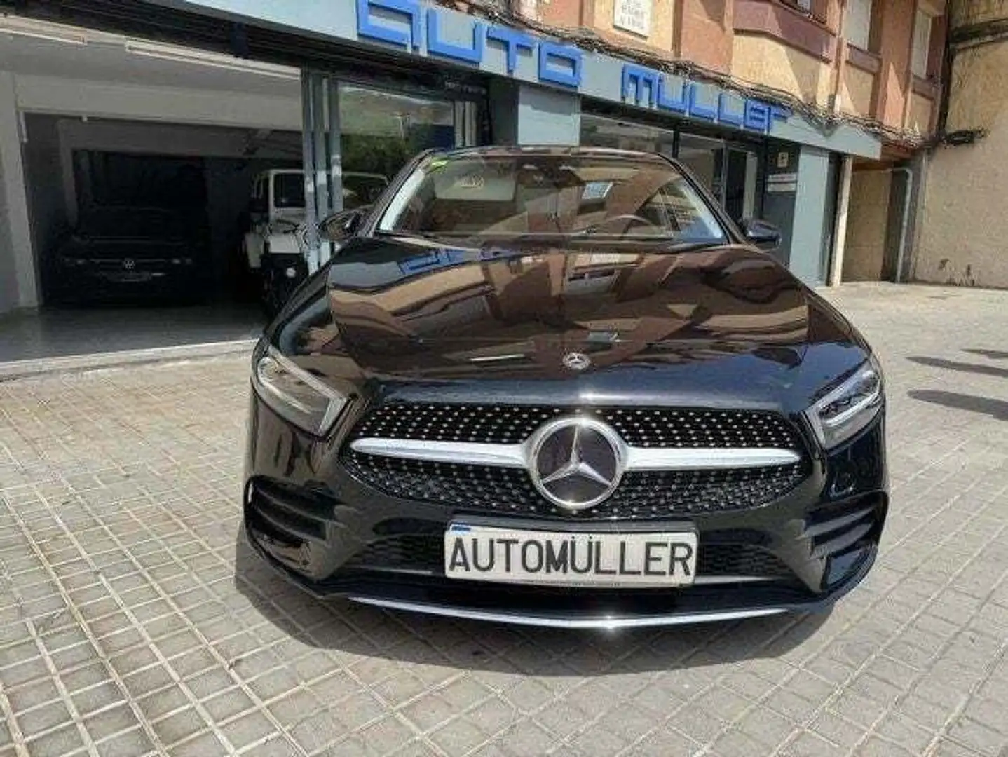 Mercedes-Benz A 220 Sedán 4Matic 7G-DCT Negro - 2