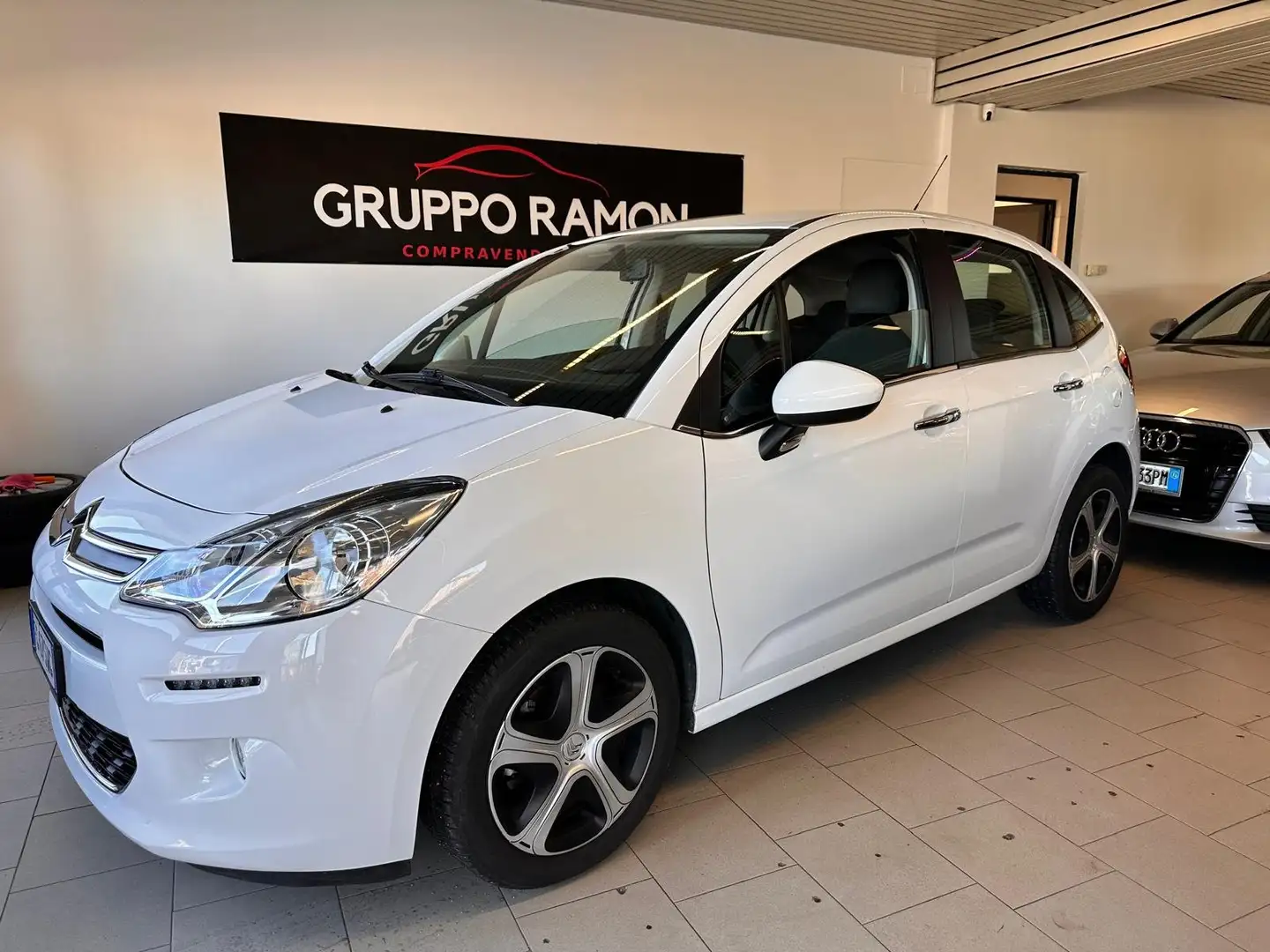 Citroen C3 C3 II 2009 1.2 puretech Exclusive 82cv E6 Blanco - 1