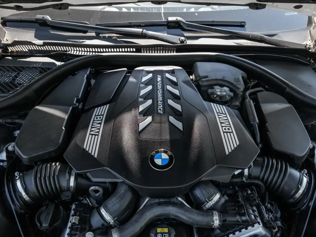 BMW 8 Series снимка BMW 8 Series