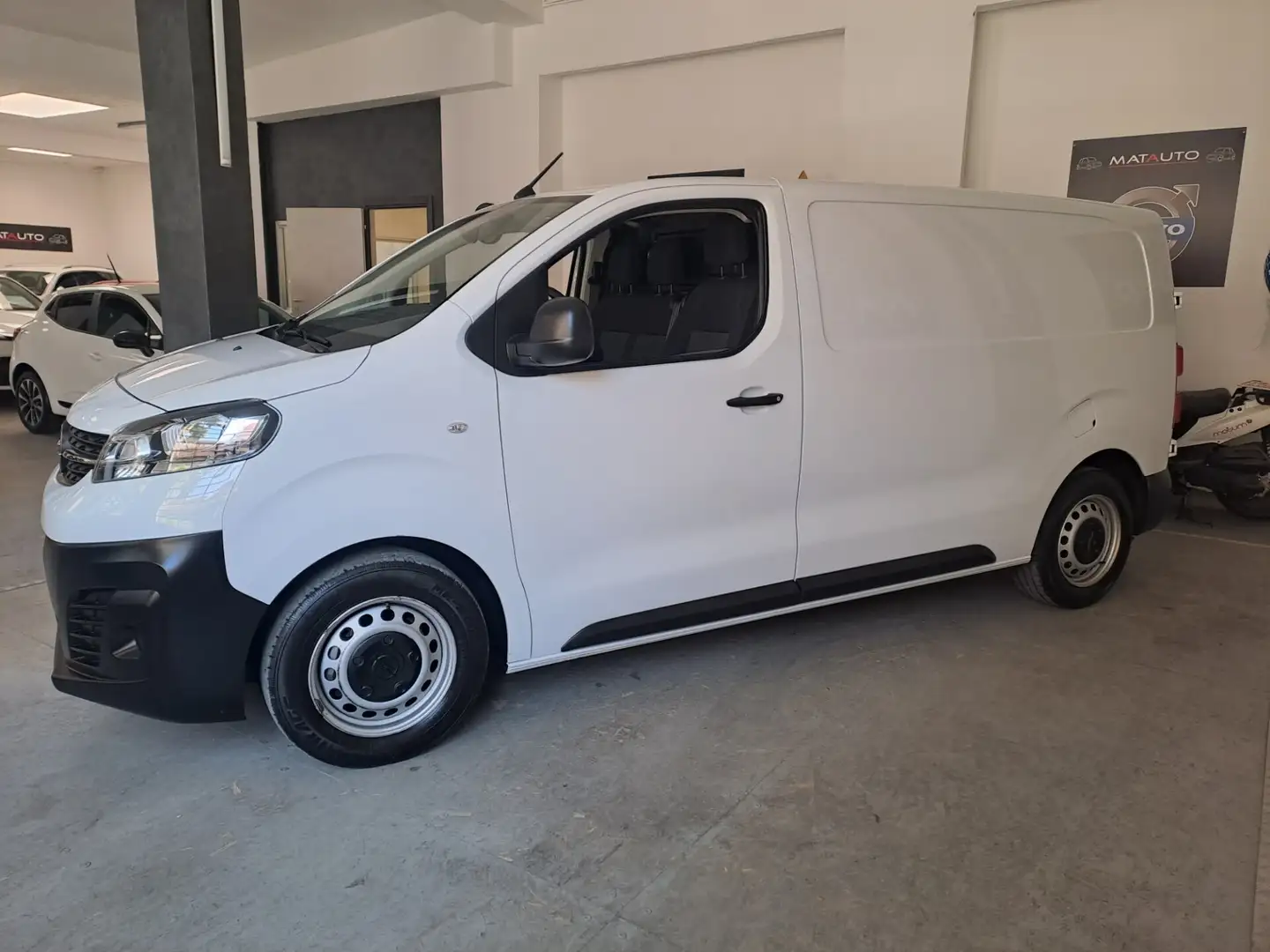 Opel Vivaro 1.5 Diesel 100CV S&S PL-TN M Furgone Enjoy Blanco - 2