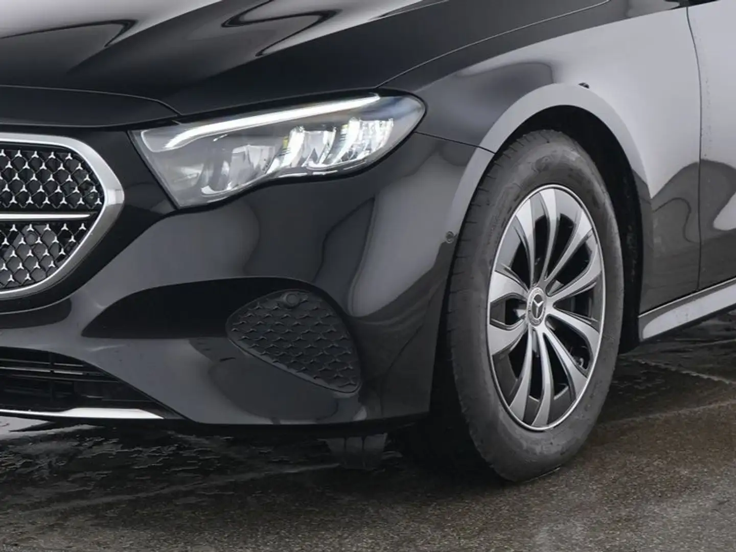 Mercedes-Benz E 200 T Avantgarde*AHK*Distro*Totwin*Kamera*LED* Schwarz - 2