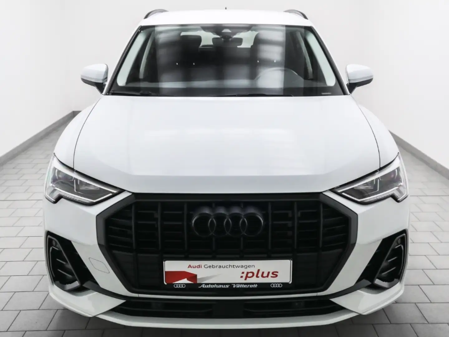 Audi Q3 45 TFSI e S line AHK Navi LED Weiß - 2