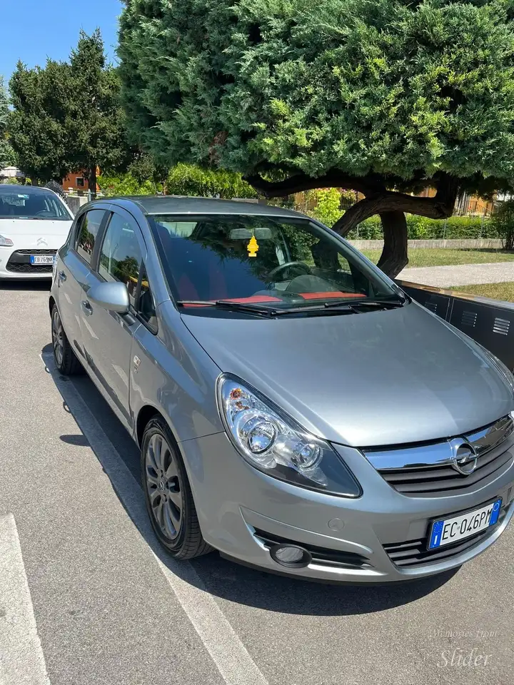 Opel Corsa 5p 1.3, foto 1