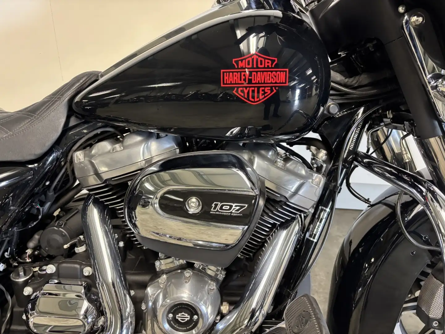 Harley-Davidson Electra Glide TOURING FLHT STANDARD Noir - 2