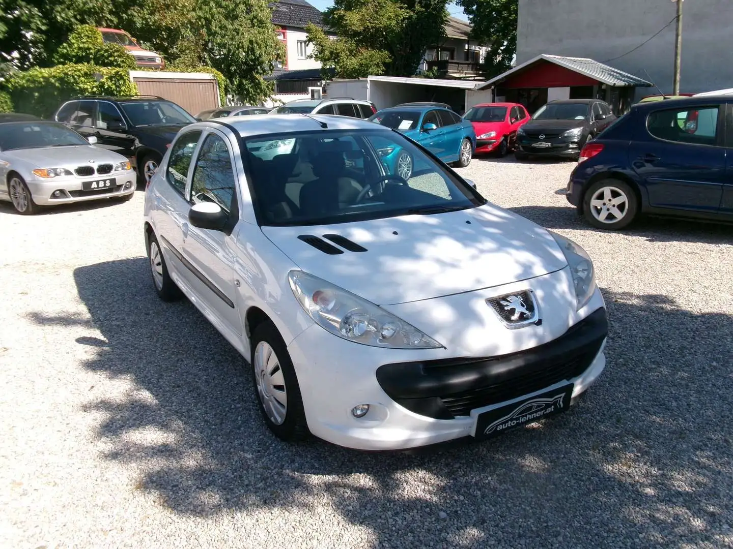 Peugeot 206 + Trendy 1,1 Trendy Weiß - 2