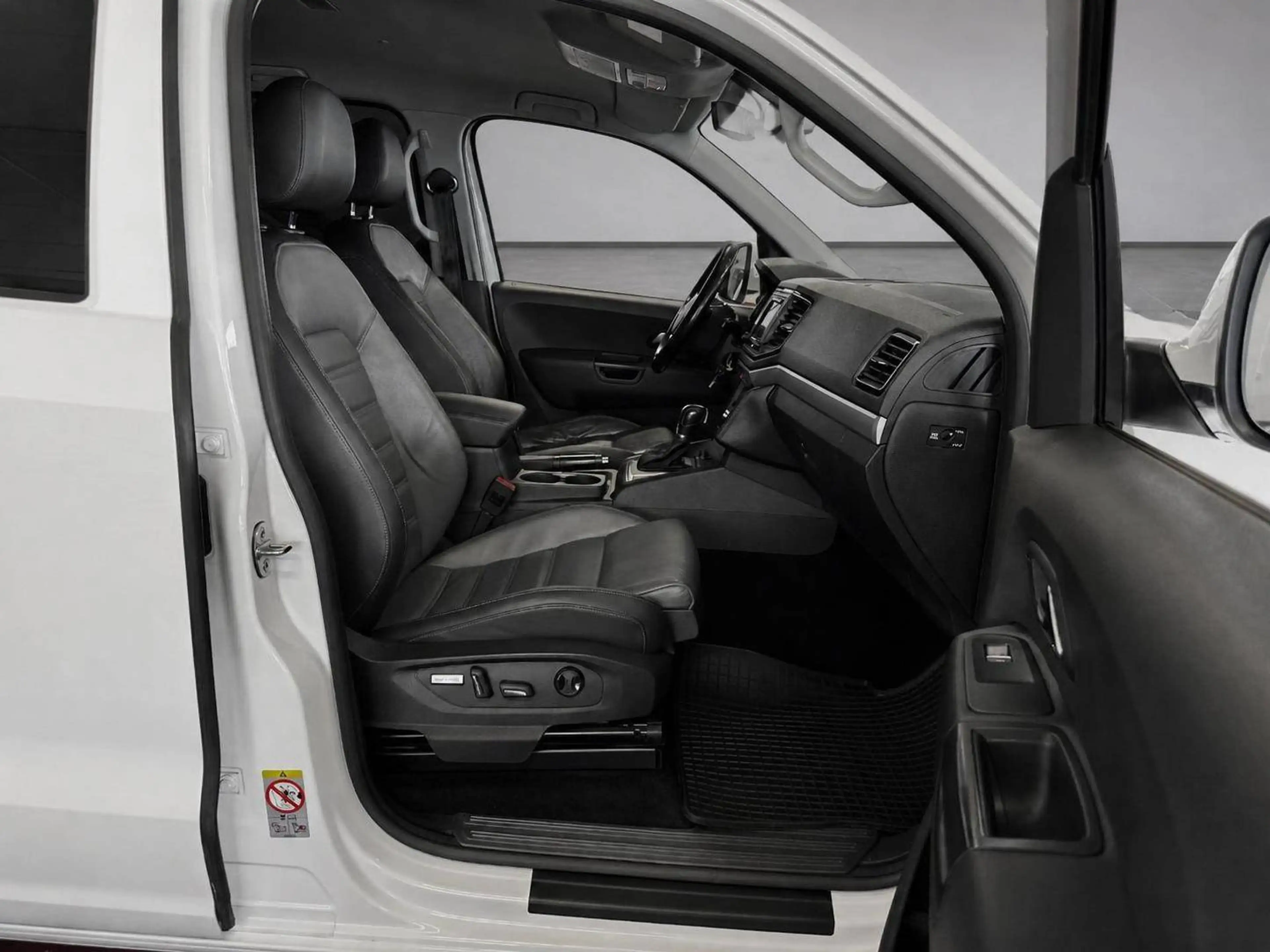 Volkswagen Amarok Highline DoubleCab 4Motion — photo 15