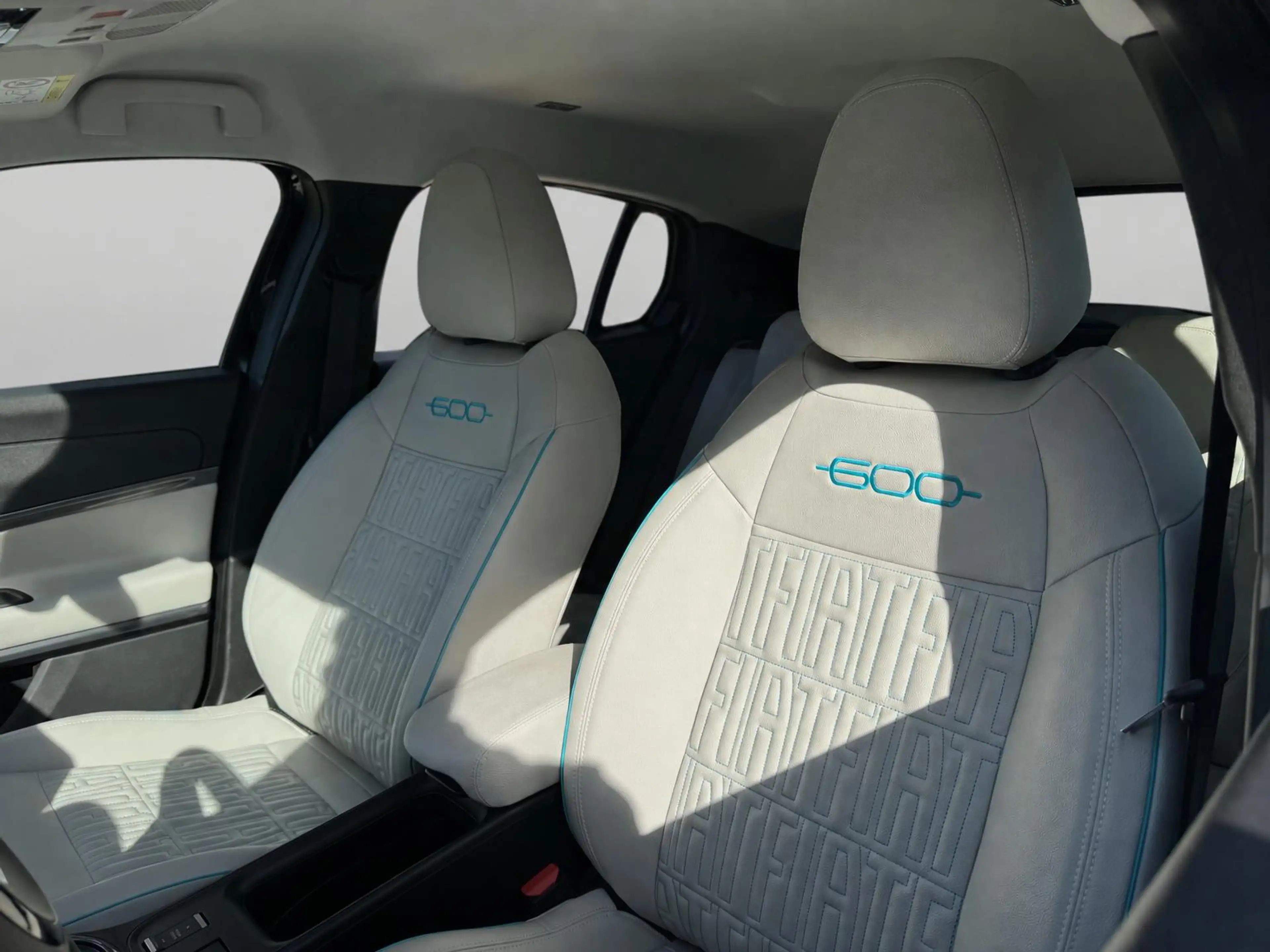 Fiat 600e La Prima 54 kWh | Lederen bekleding | Elektrische — photo 9