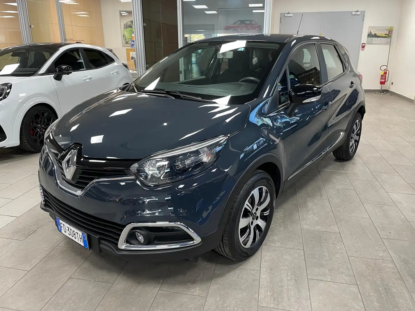 Renault Captur 900  benzina  90cv.  Zen  , Km 58.000 CERTIFICATI Grigio - 1