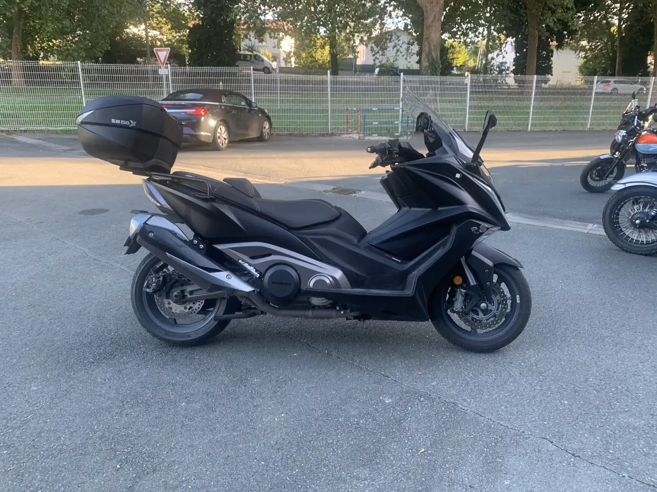 Kymco AK 550